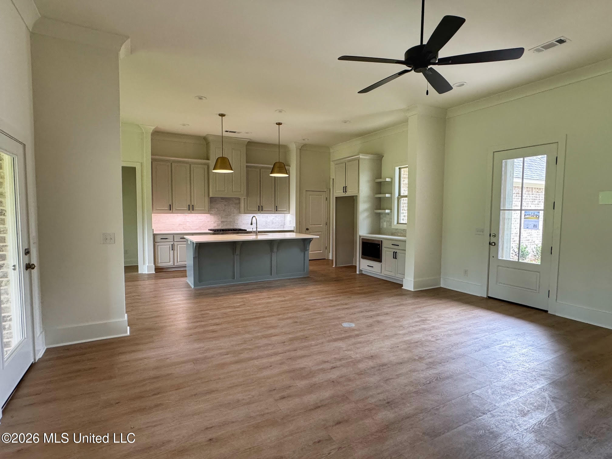 114 Grayson Way Property Photo 5