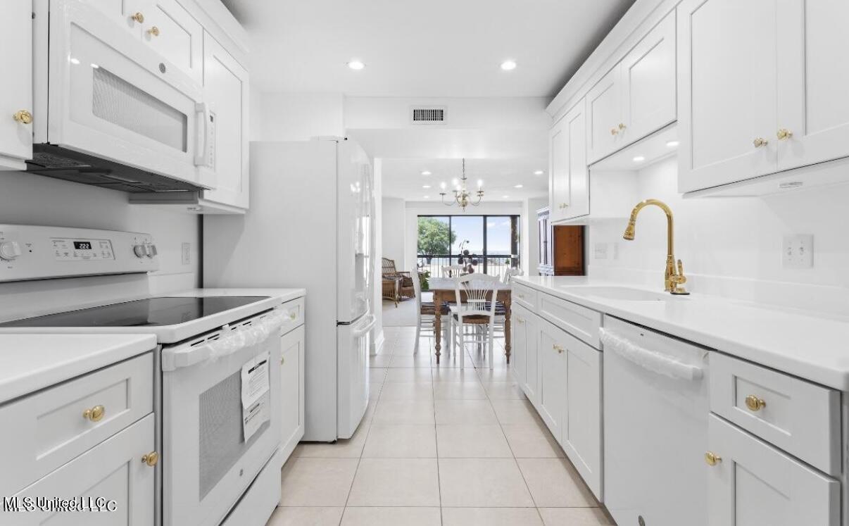 1130 Beach Boulevard Property Photo 15