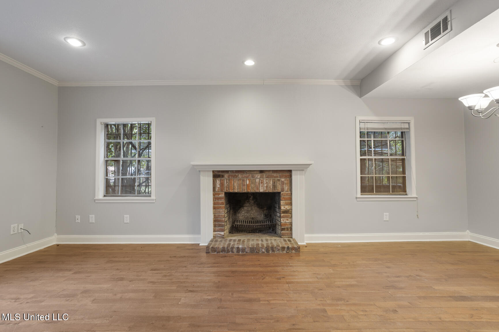 1233 Linden Place Property Photo 4