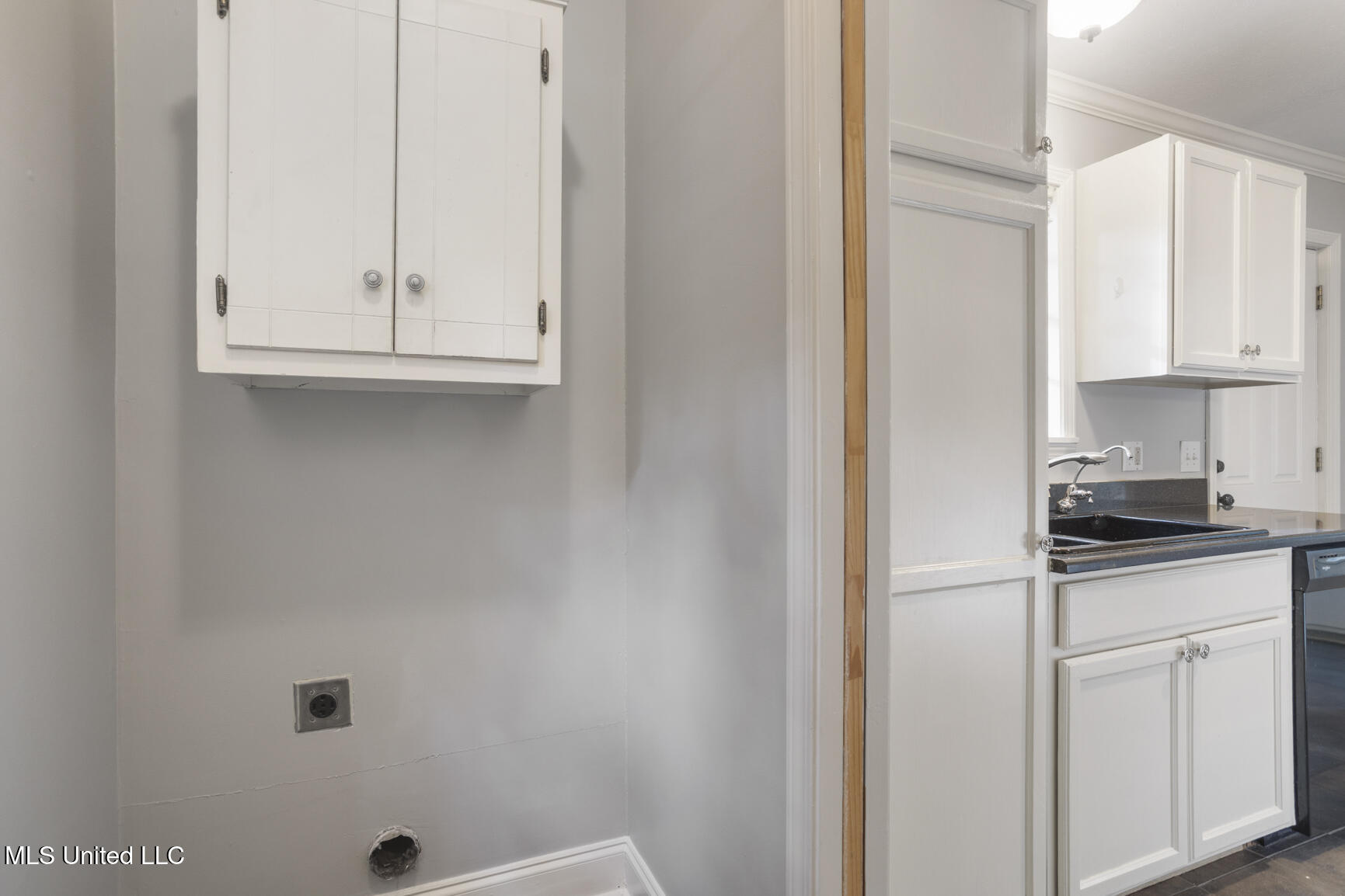 1233 Linden Place Property Photo 10