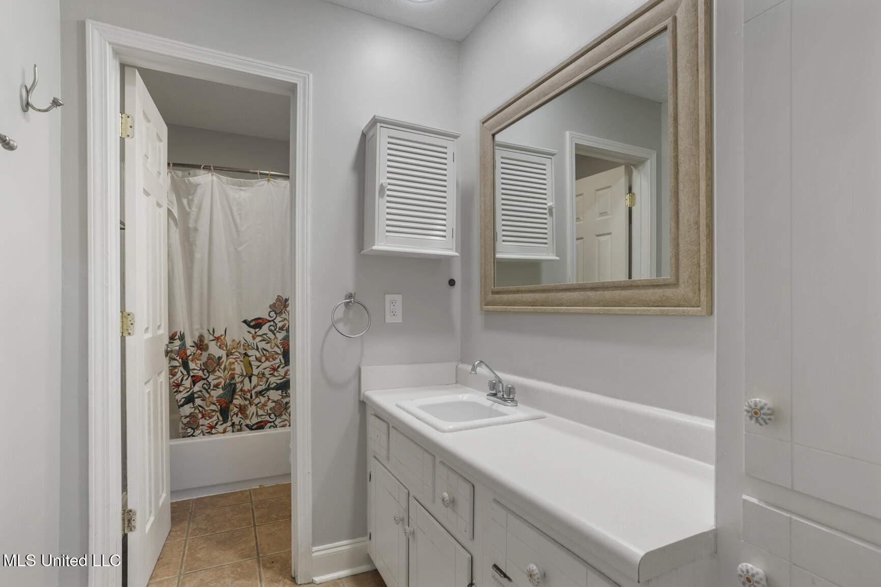 1233 Linden Place Property Photo 16