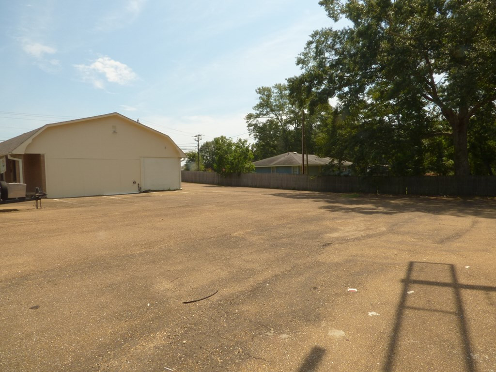 1313 Delaware Avenue Property Photo 10