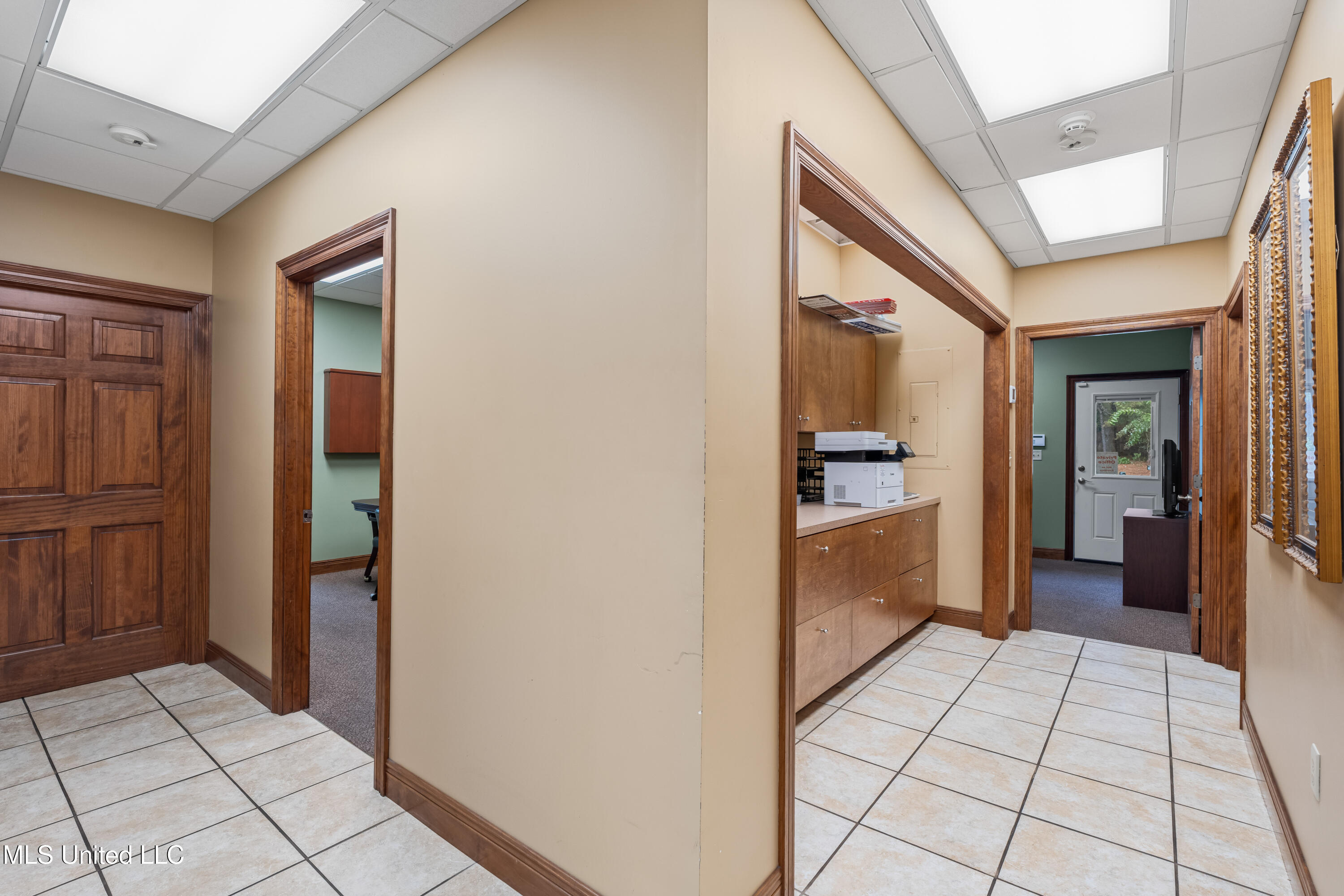 17 Plaza Drive Property Photo 12