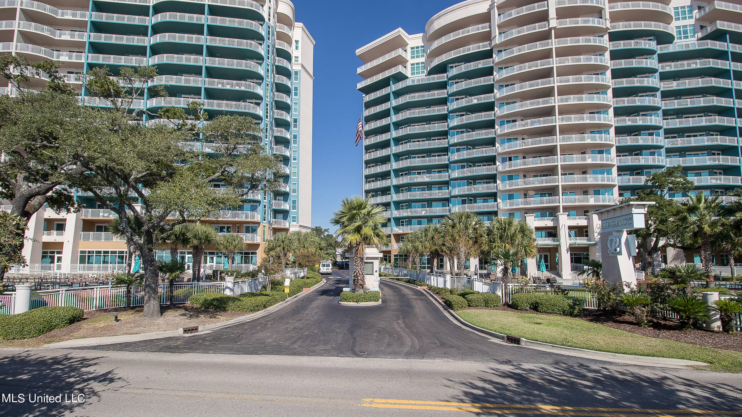 2228 Beach Drive Property Photo 1