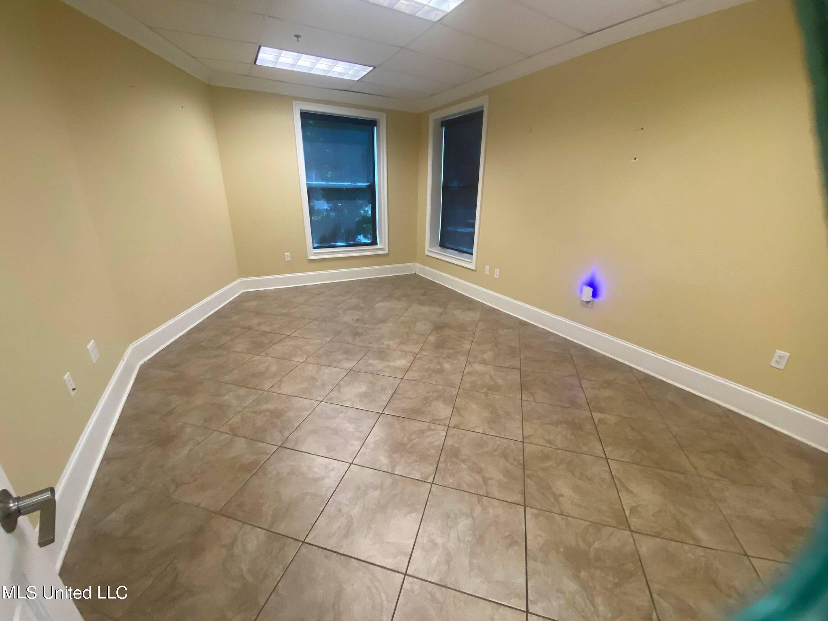 2228 Beach Drive Property Photo 5