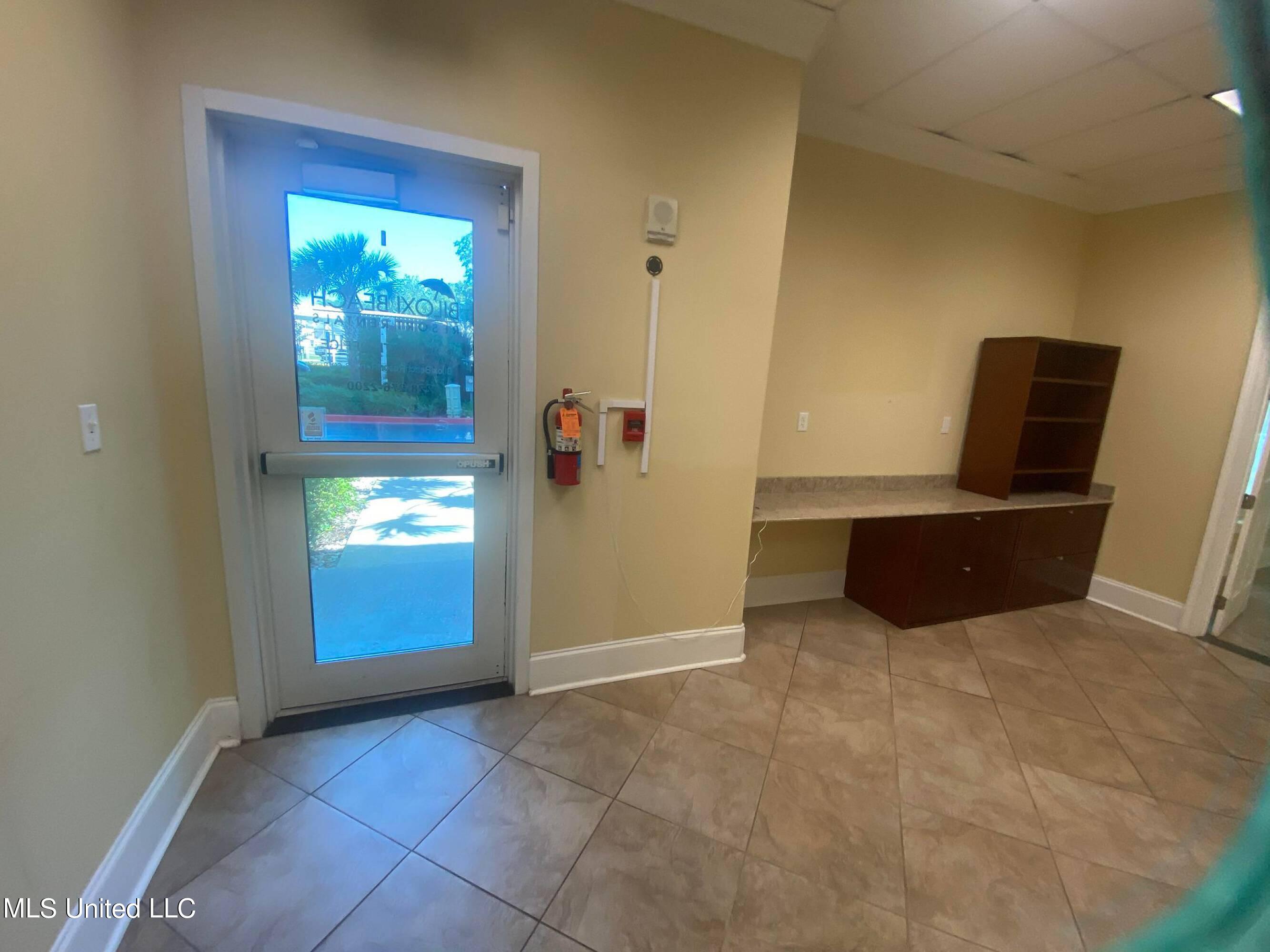 2228 Beach Drive Property Photo 7