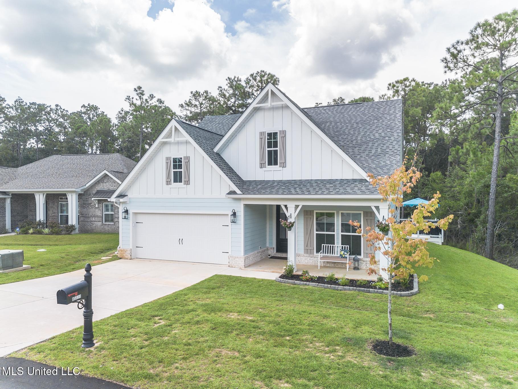 85010 Diamondhead Lakes Boulevard Property Photo 2