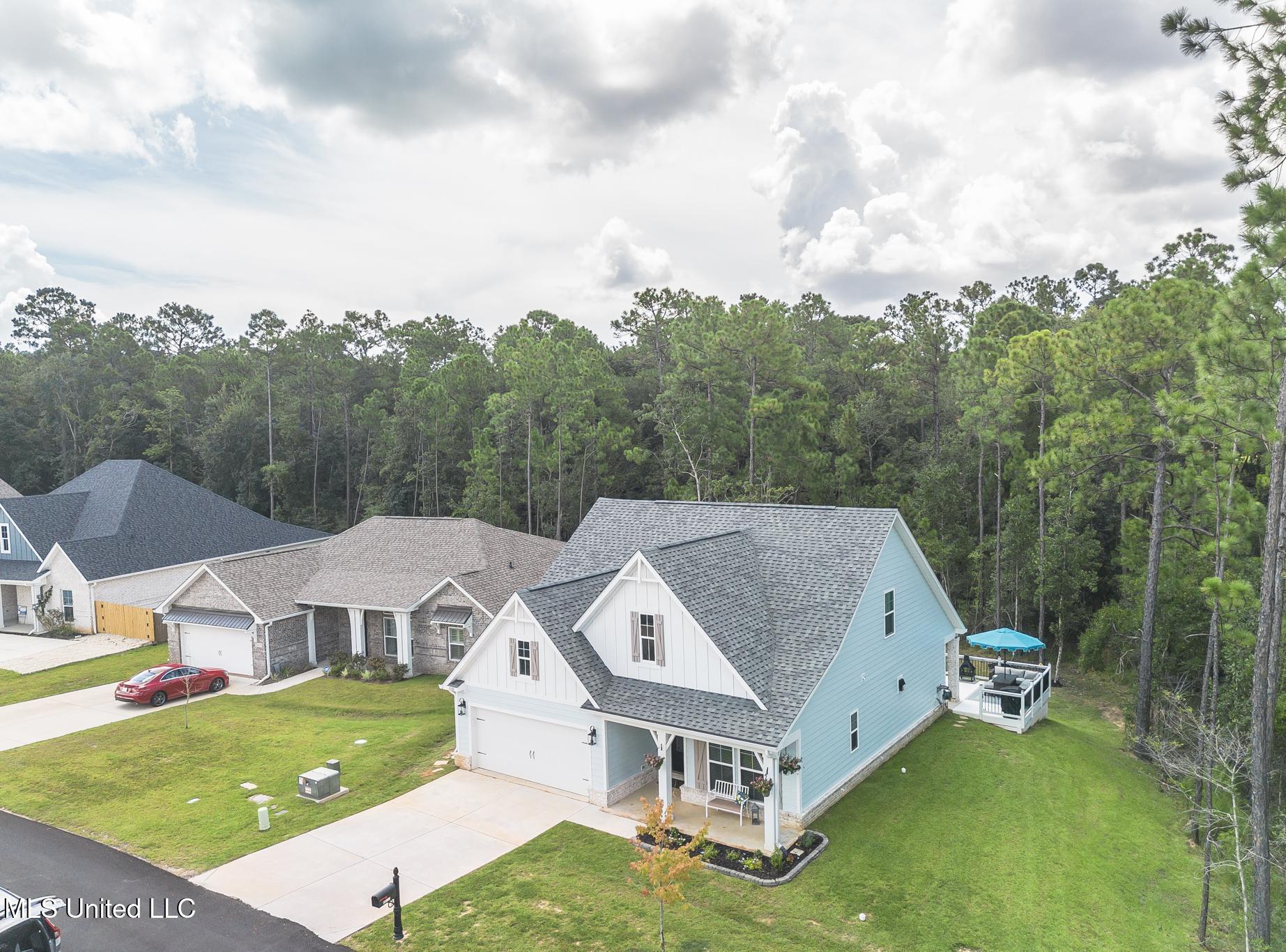 85010 Diamondhead Lakes Boulevard Property Photo 4