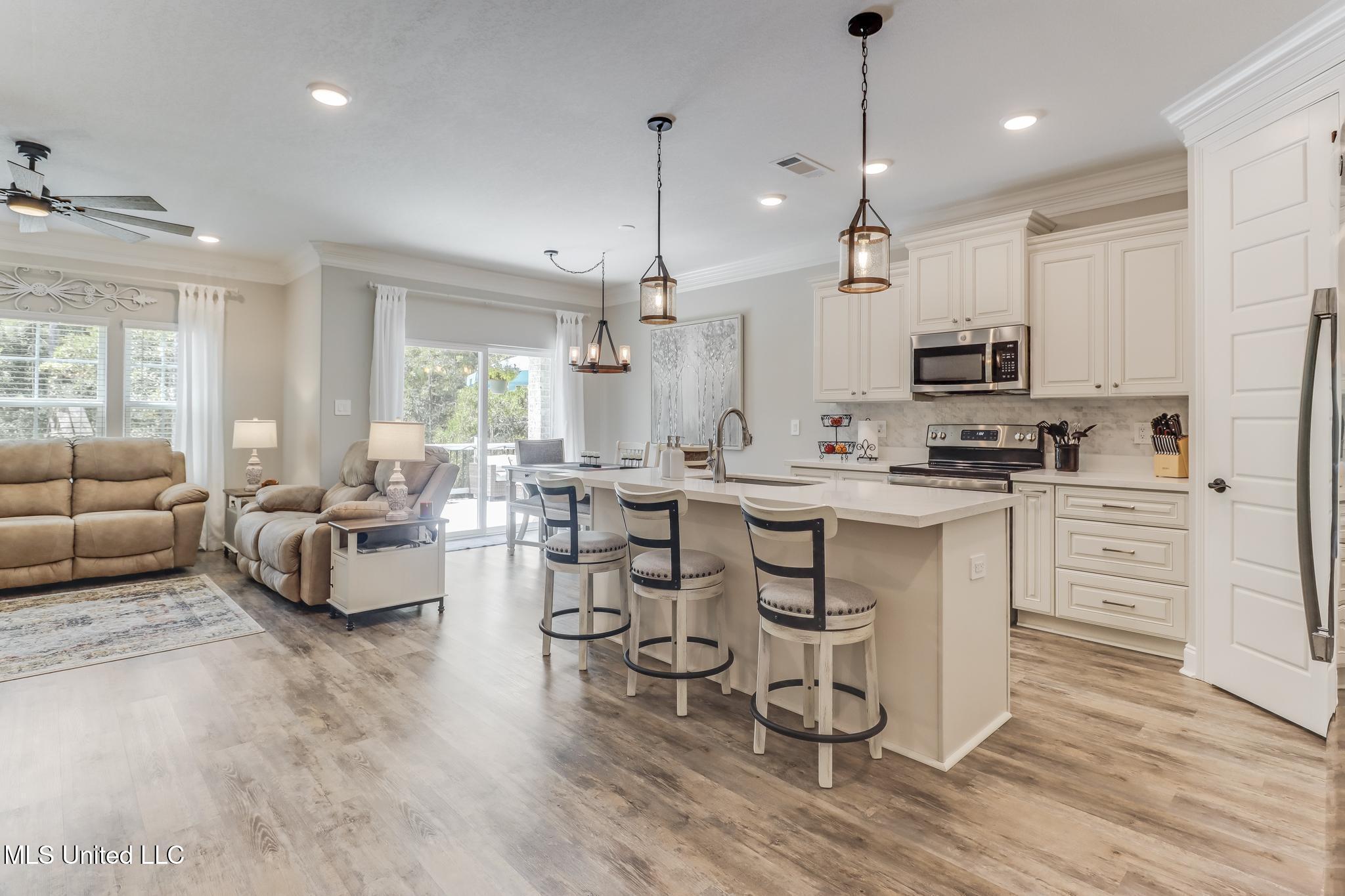 85010 Diamondhead Lakes Boulevard Property Photo 8