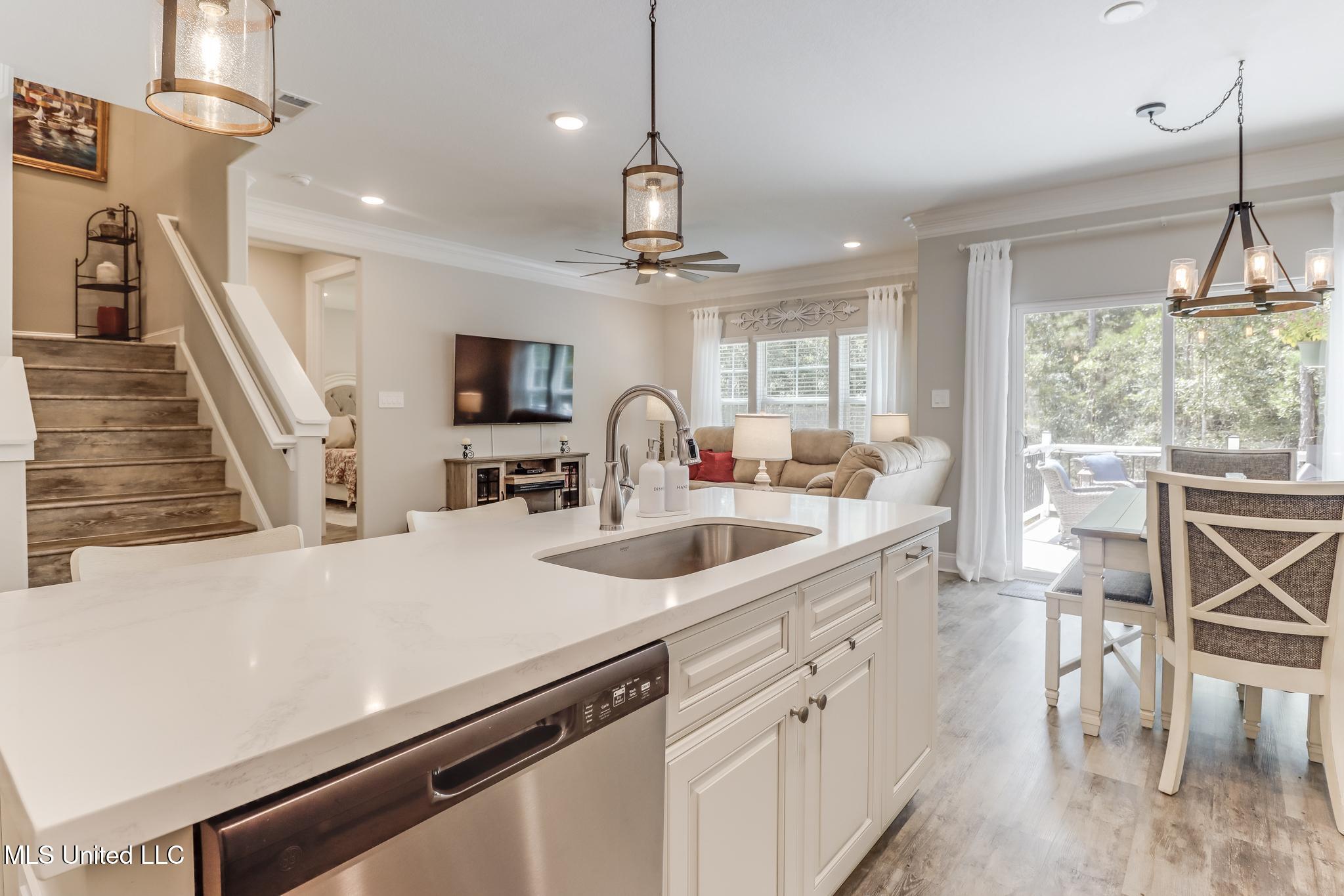 85010 Diamondhead Lakes Boulevard Property Photo 12