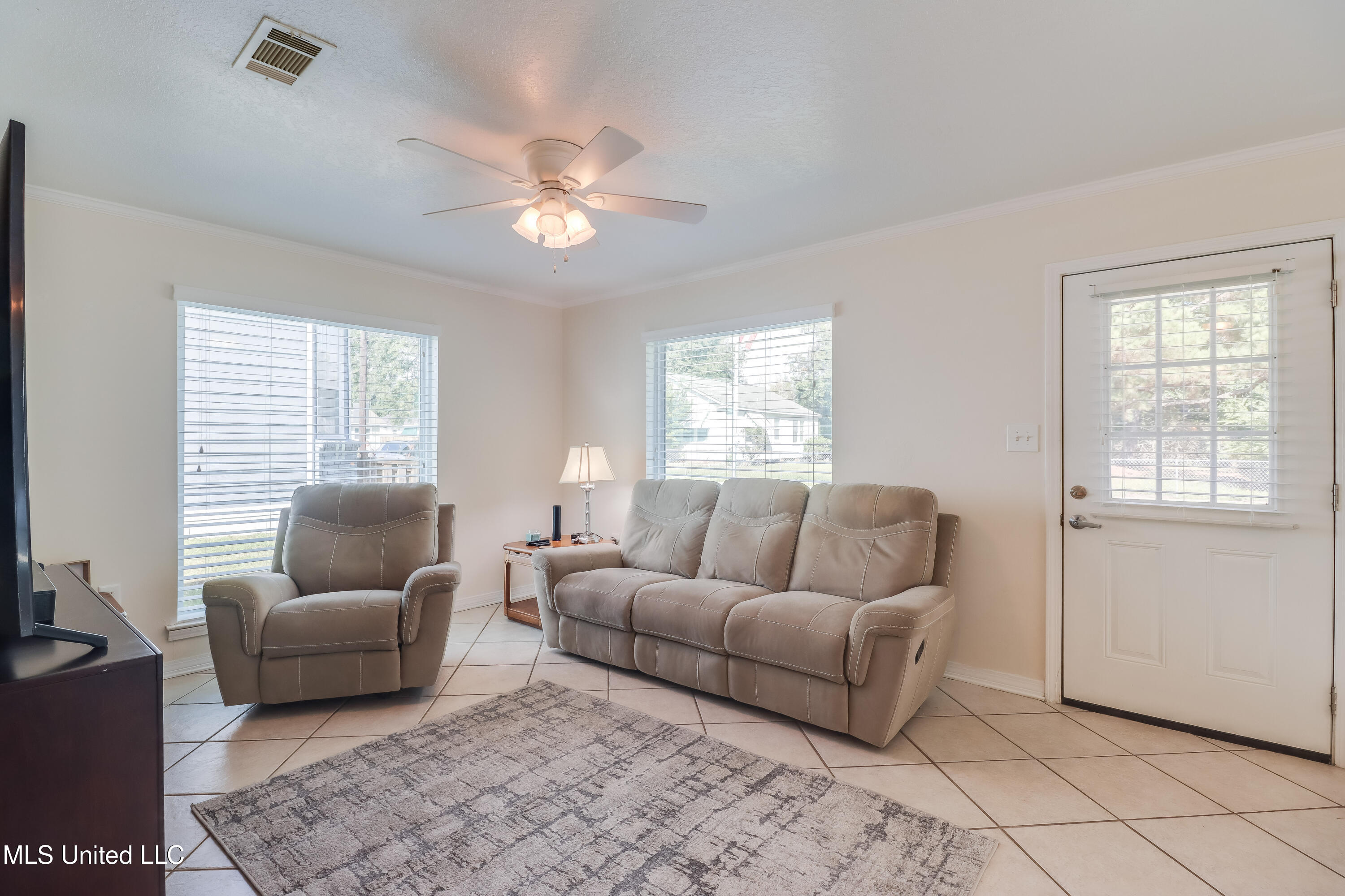 251 Santini Street Property Photo 4