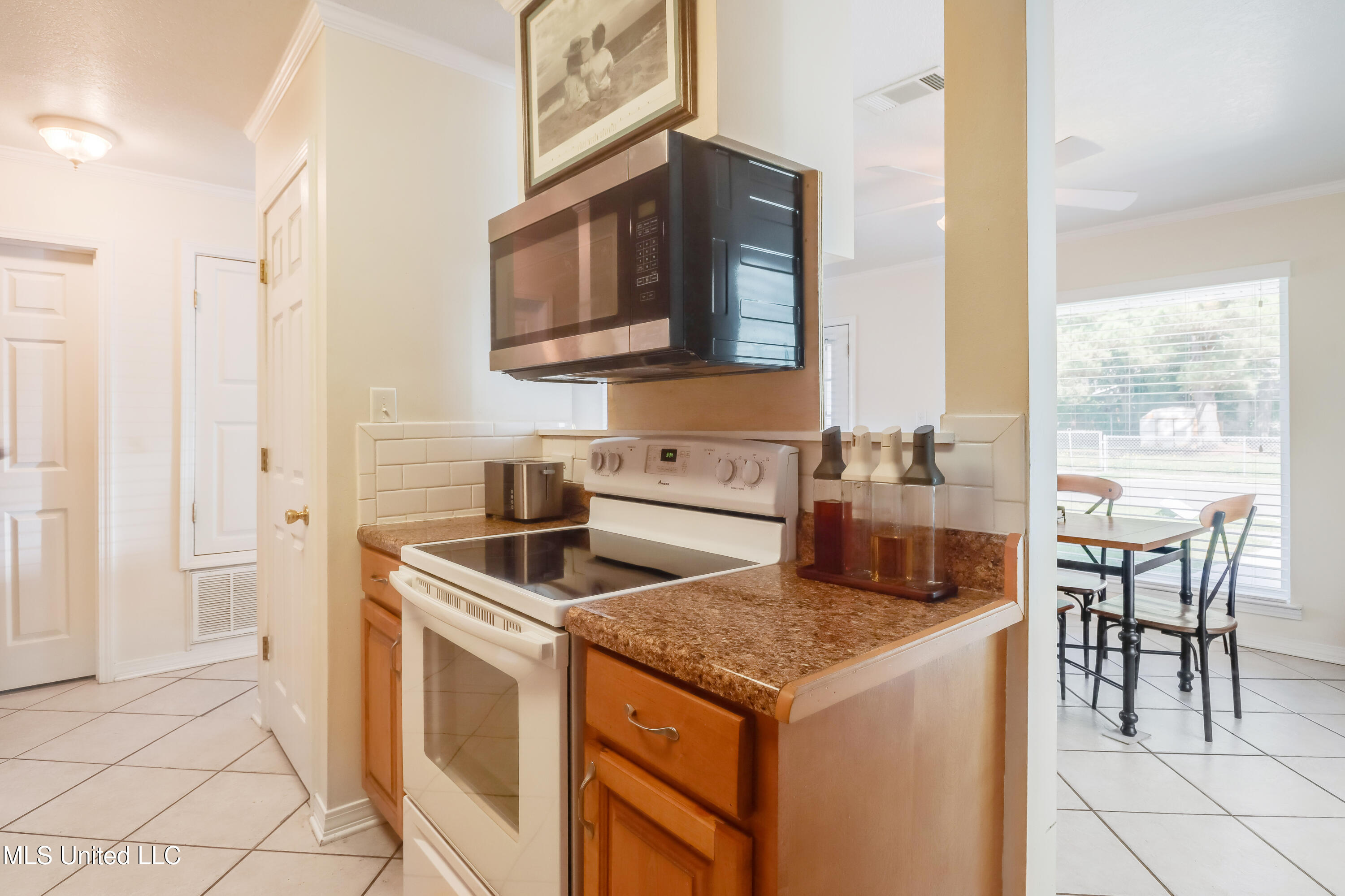 251 Santini Street Property Photo 6