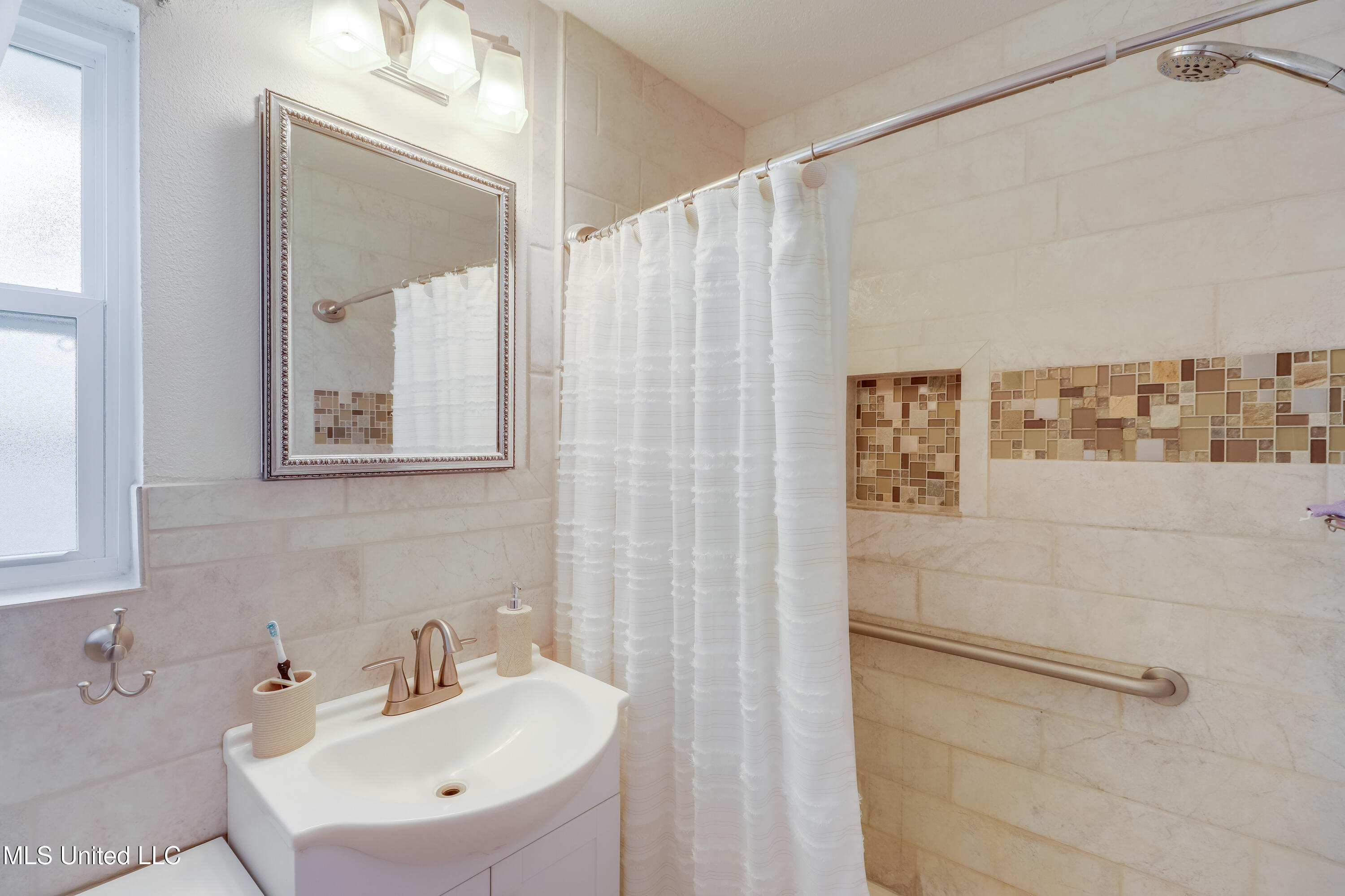 251 Santini Street Property Photo 9