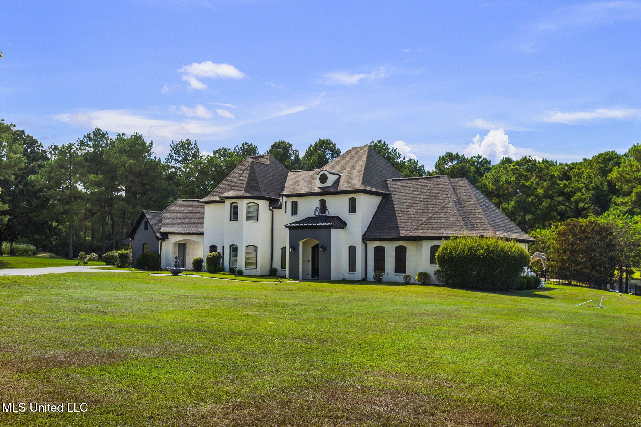 131 Lakeshire Parkway Property Photo 12