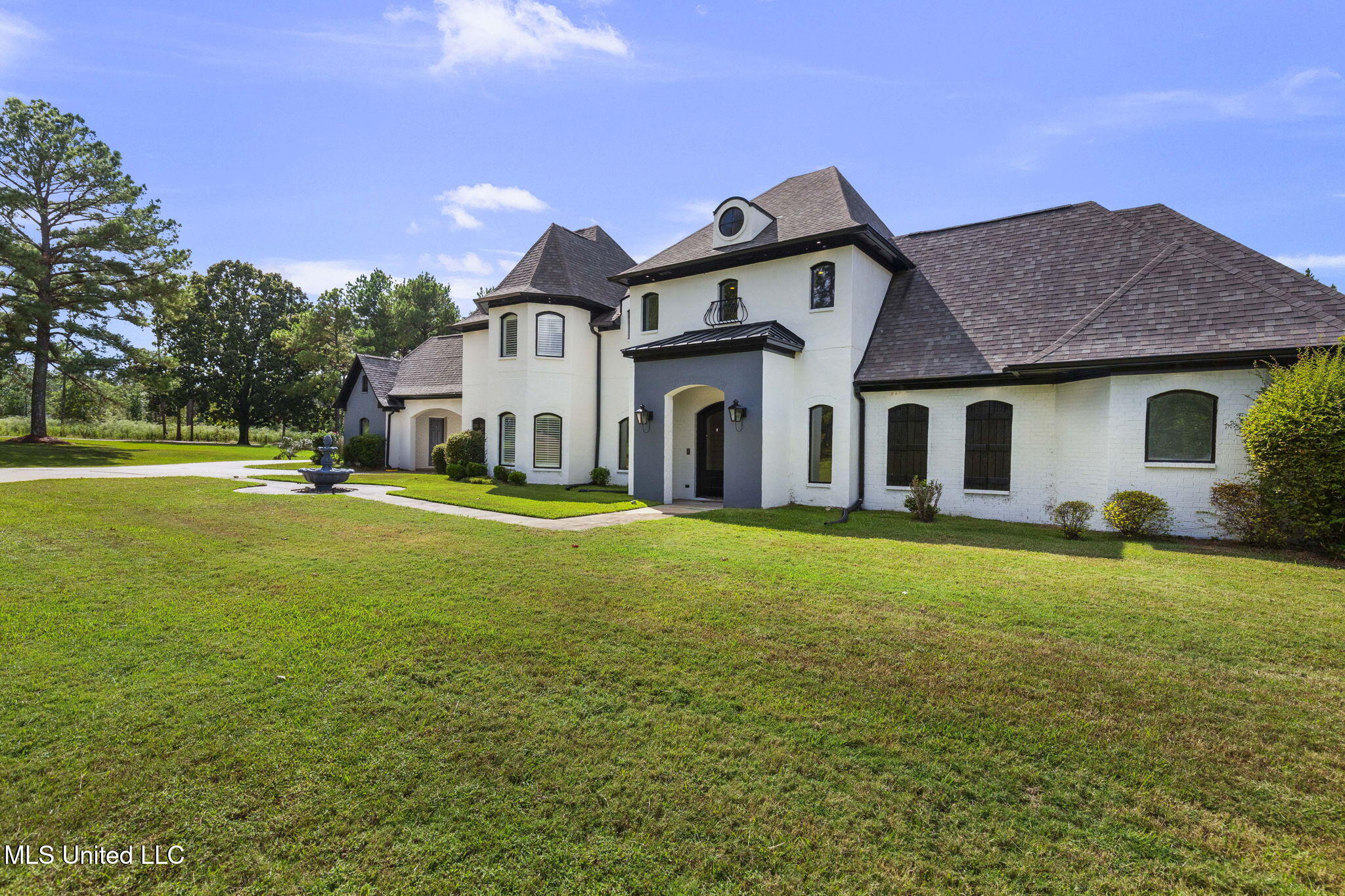 131 Lakeshire Parkway Property Photo 14