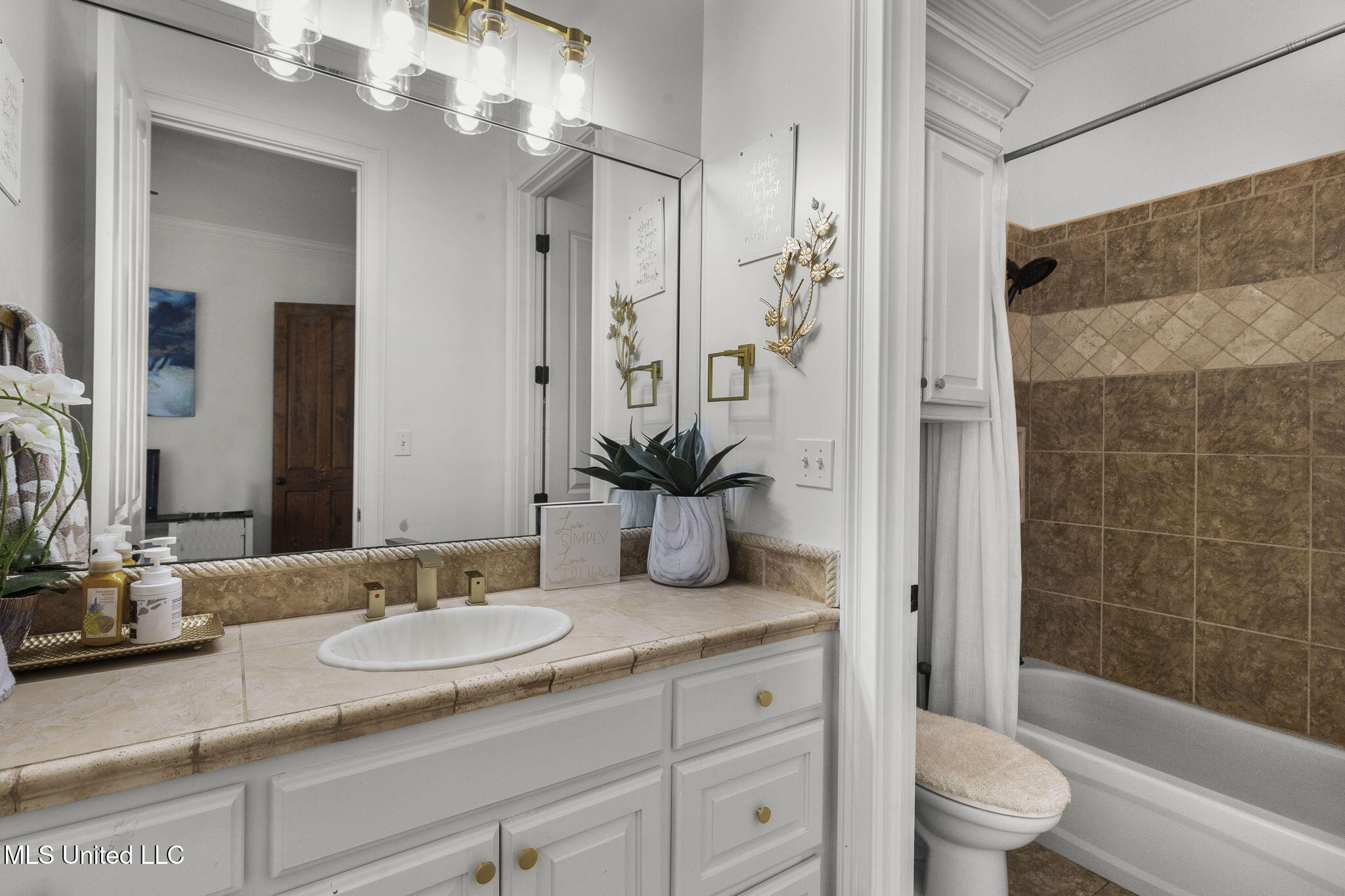 131 Lakeshire Parkway Property Photo 38