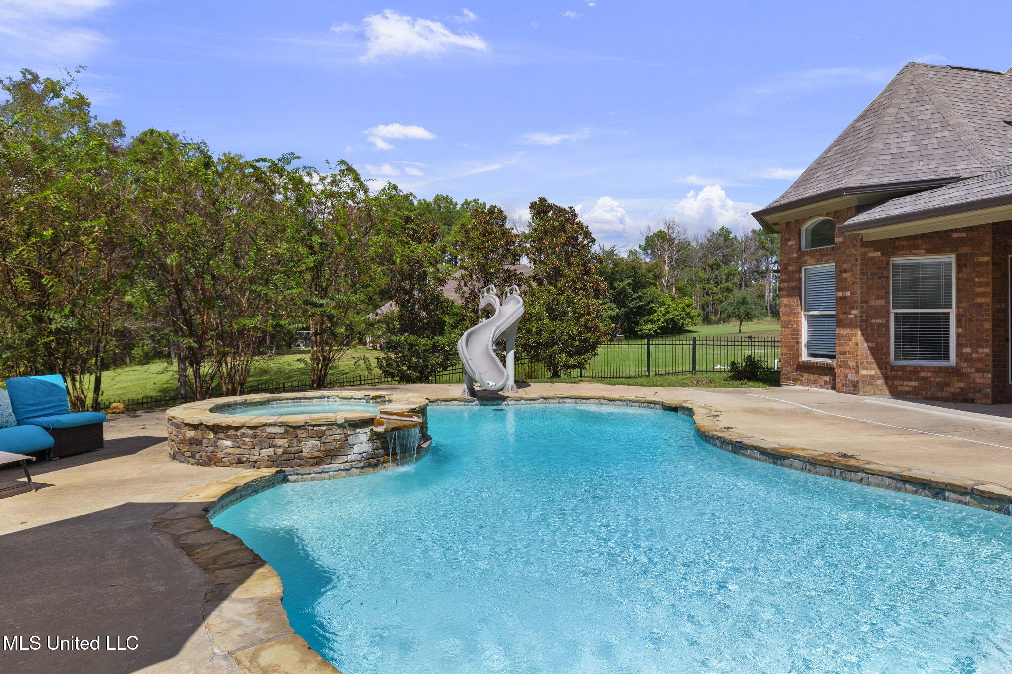 131 Lakeshire Parkway Property Photo 88