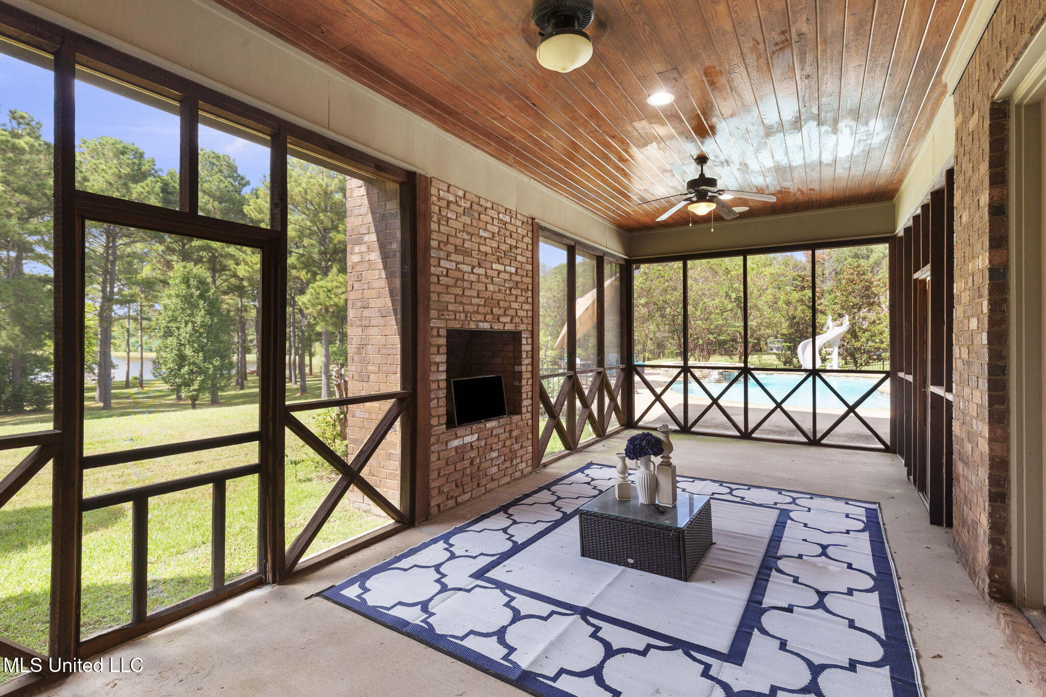 131 Lakeshire Parkway Property Photo 92