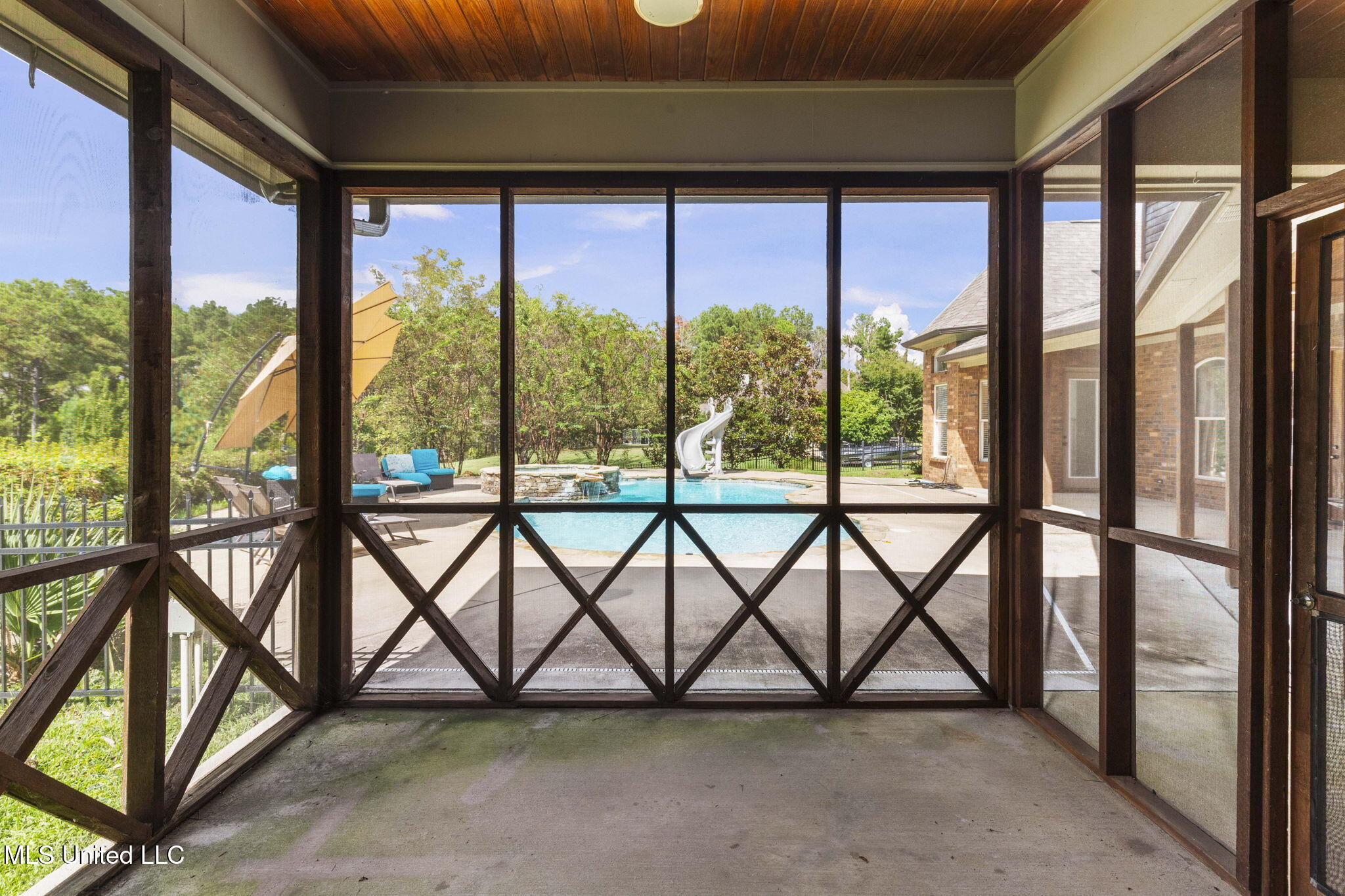 131 Lakeshire Parkway Property Photo 93