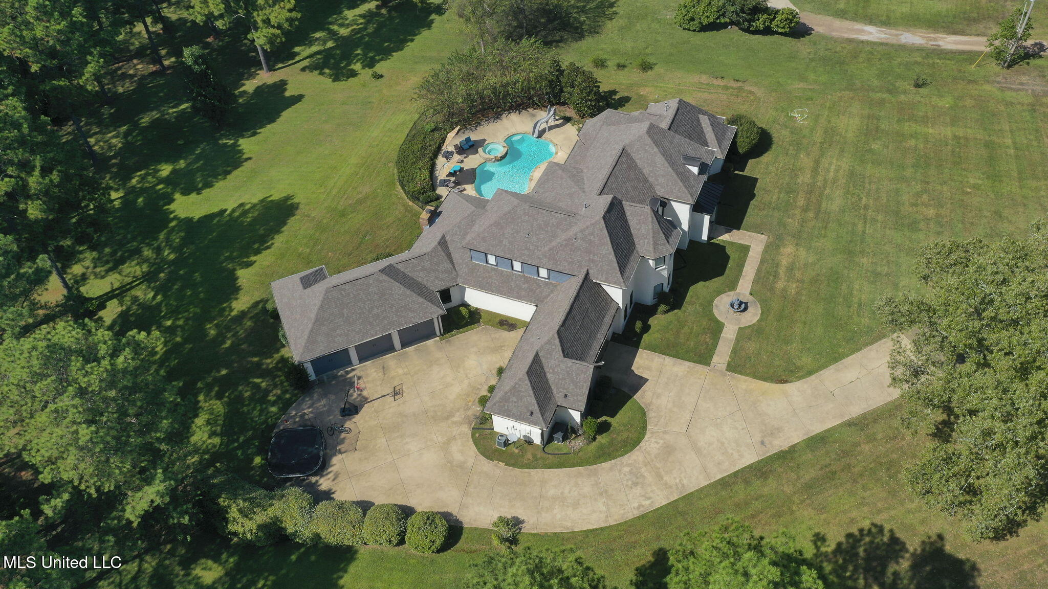 131 Lakeshire Parkway Property Photo 118