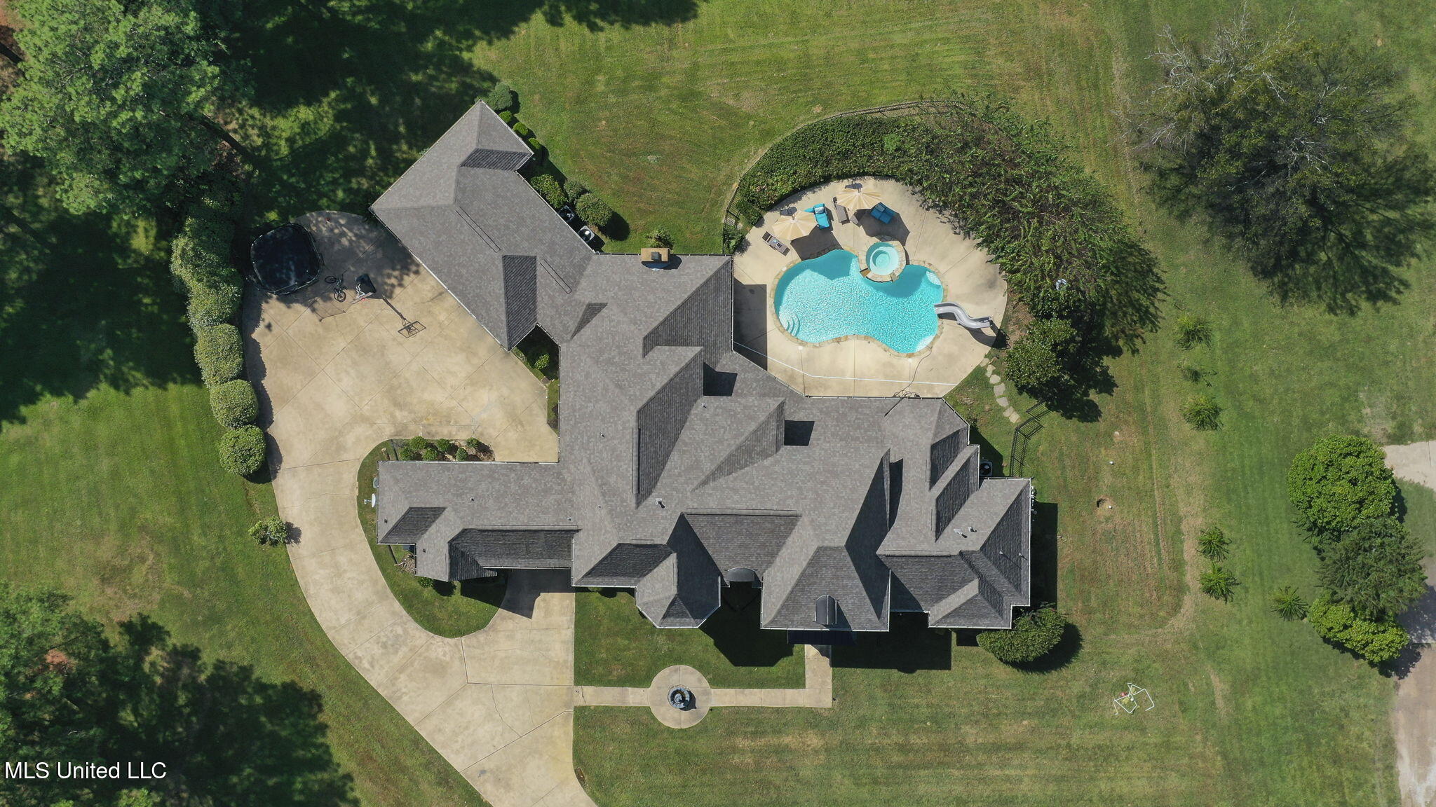 131 Lakeshire Parkway Property Photo 119