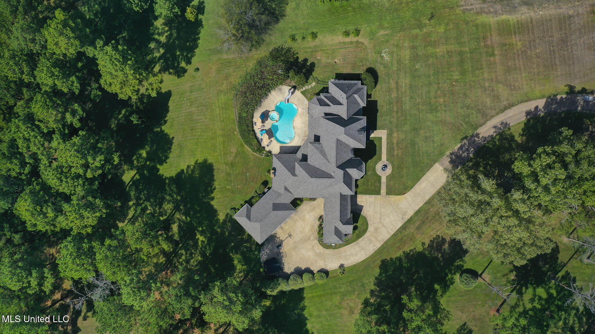 131 Lakeshire Parkway Property Photo 120