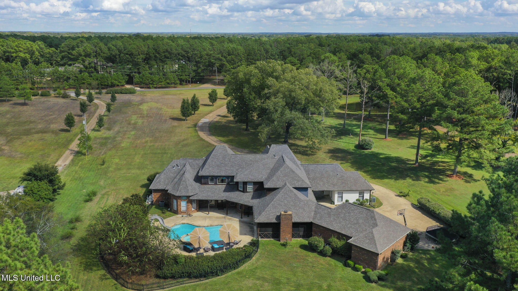 131 Lakeshire Parkway Property Photo 122