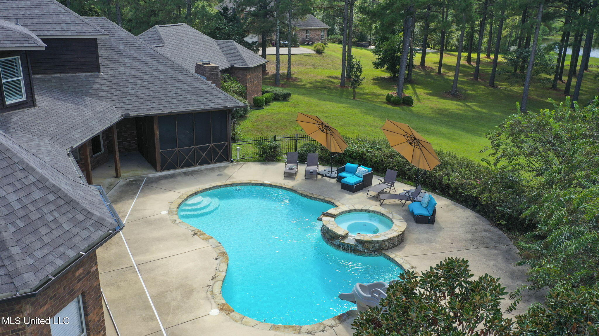 131 Lakeshire Parkway Property Photo 124