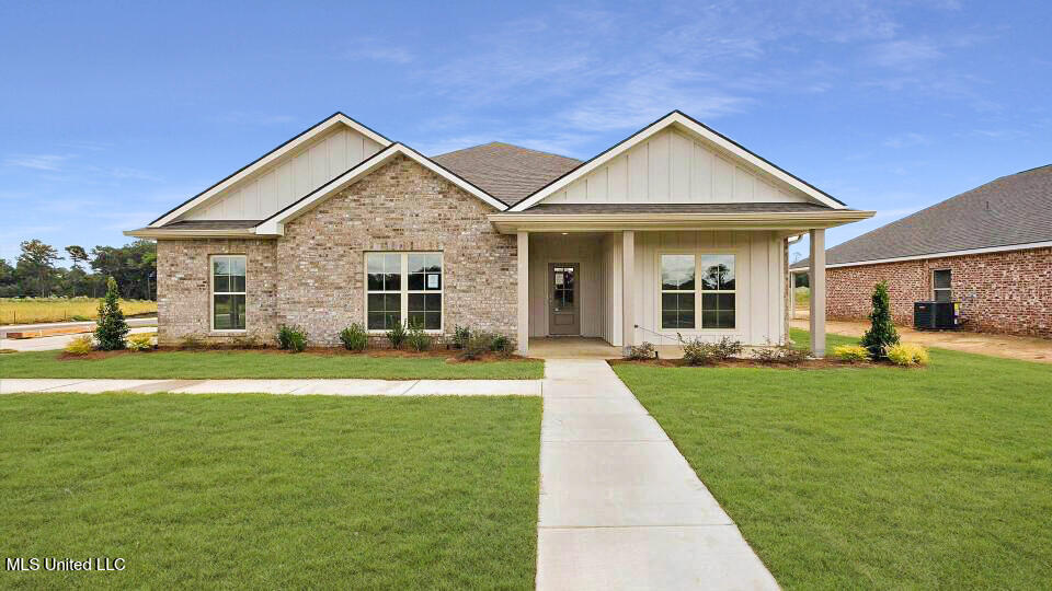 110 Horseshoe Boulevard Property Photo 1