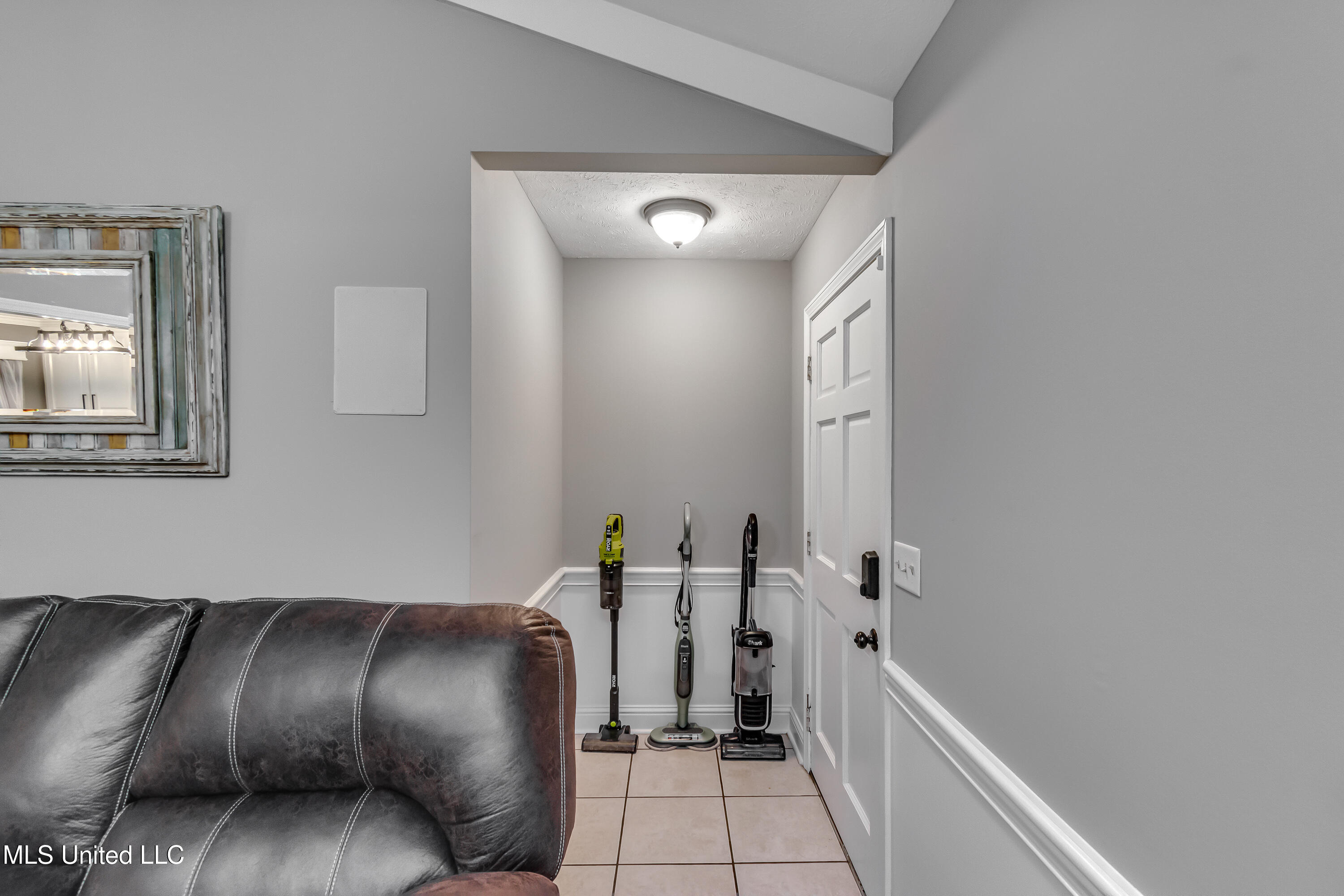 2720 N Sycamore Cove Property Photo 5