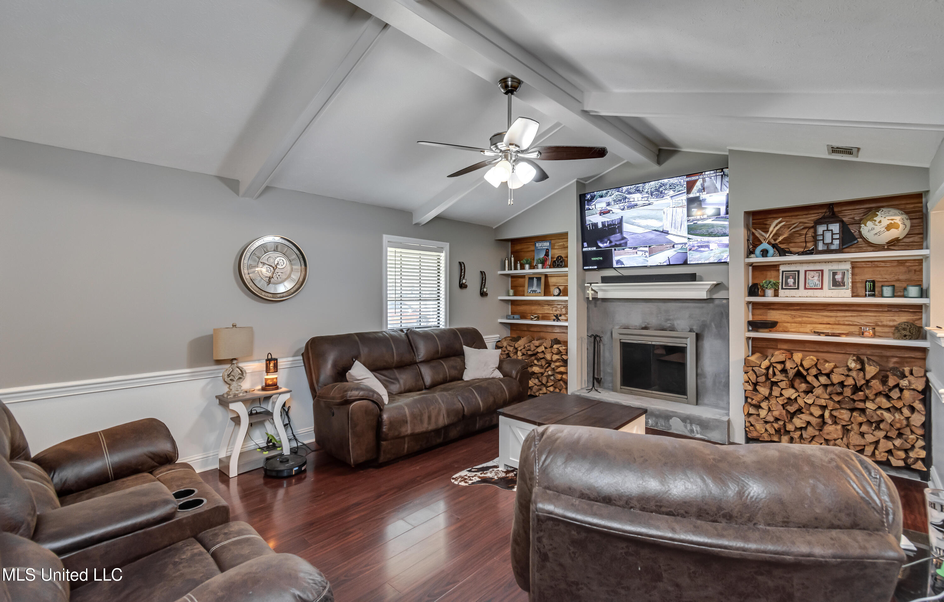 2720 N Sycamore Cove Property Photo 7