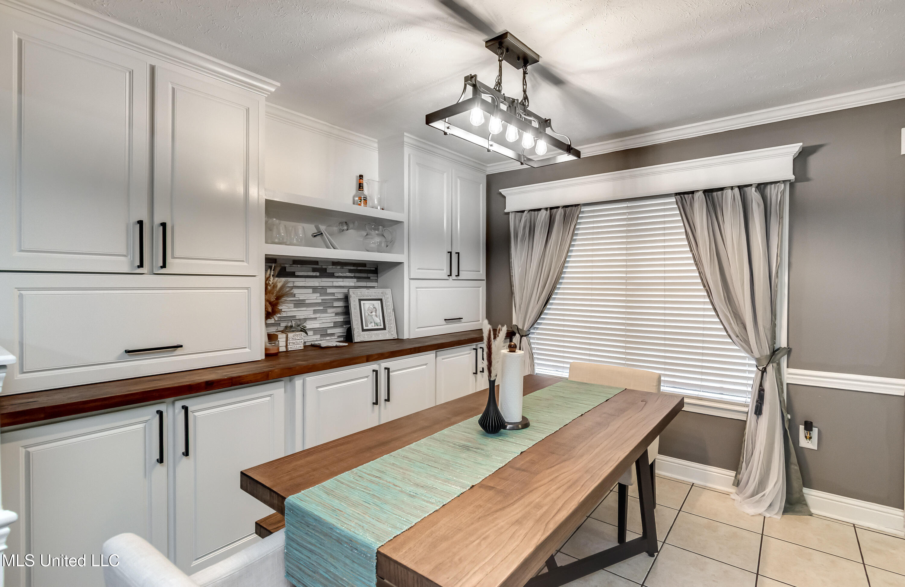 2720 N Sycamore Cove Property Photo 9