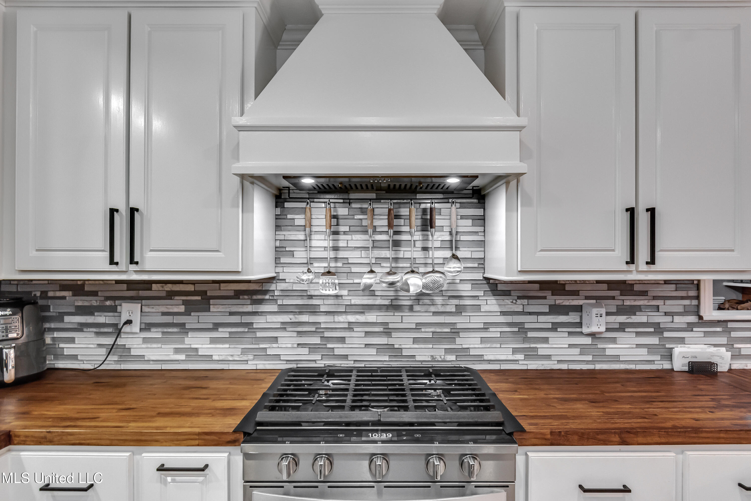 2720 N Sycamore Cove Property Photo 15