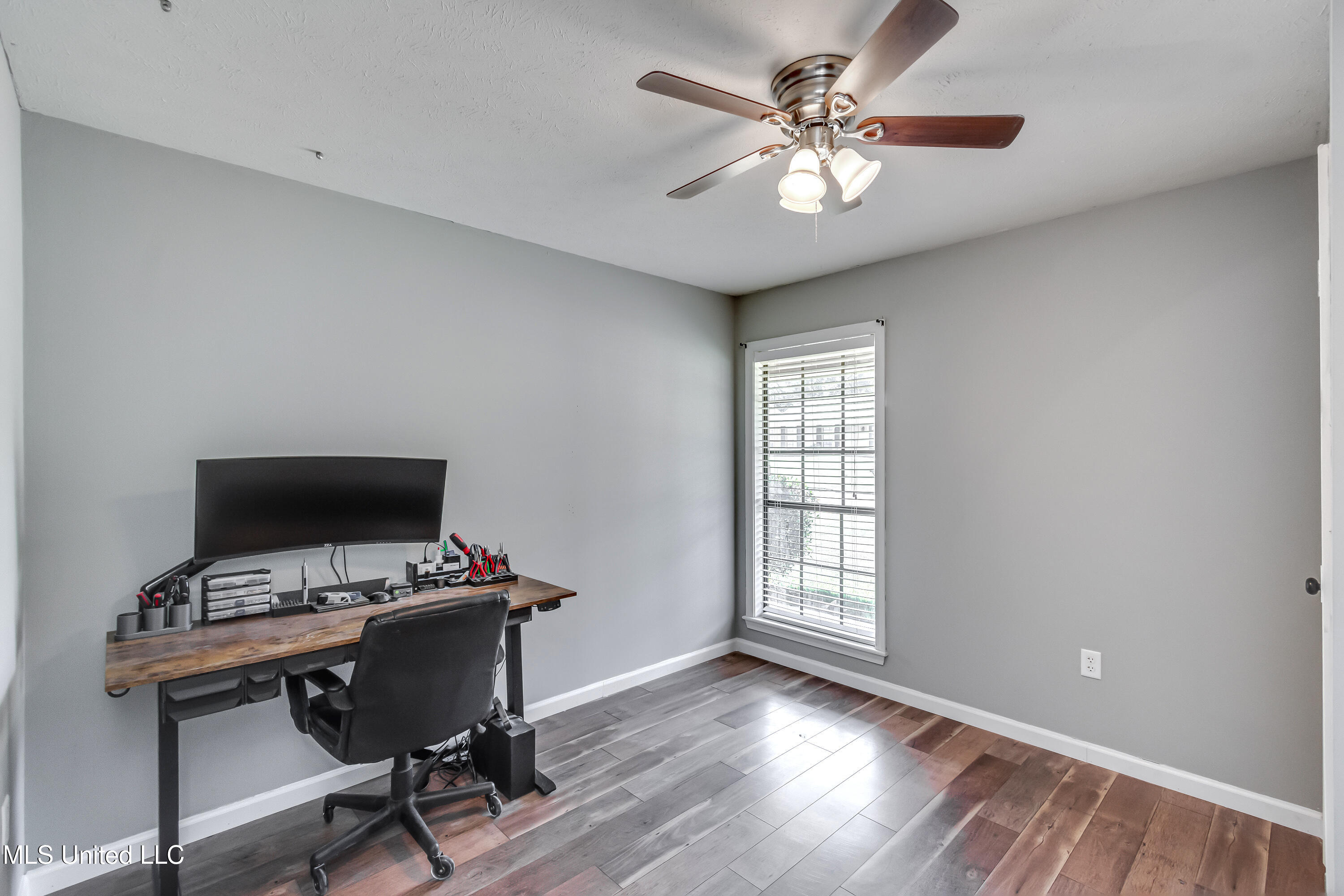 2720 N Sycamore Cove Property Photo 21