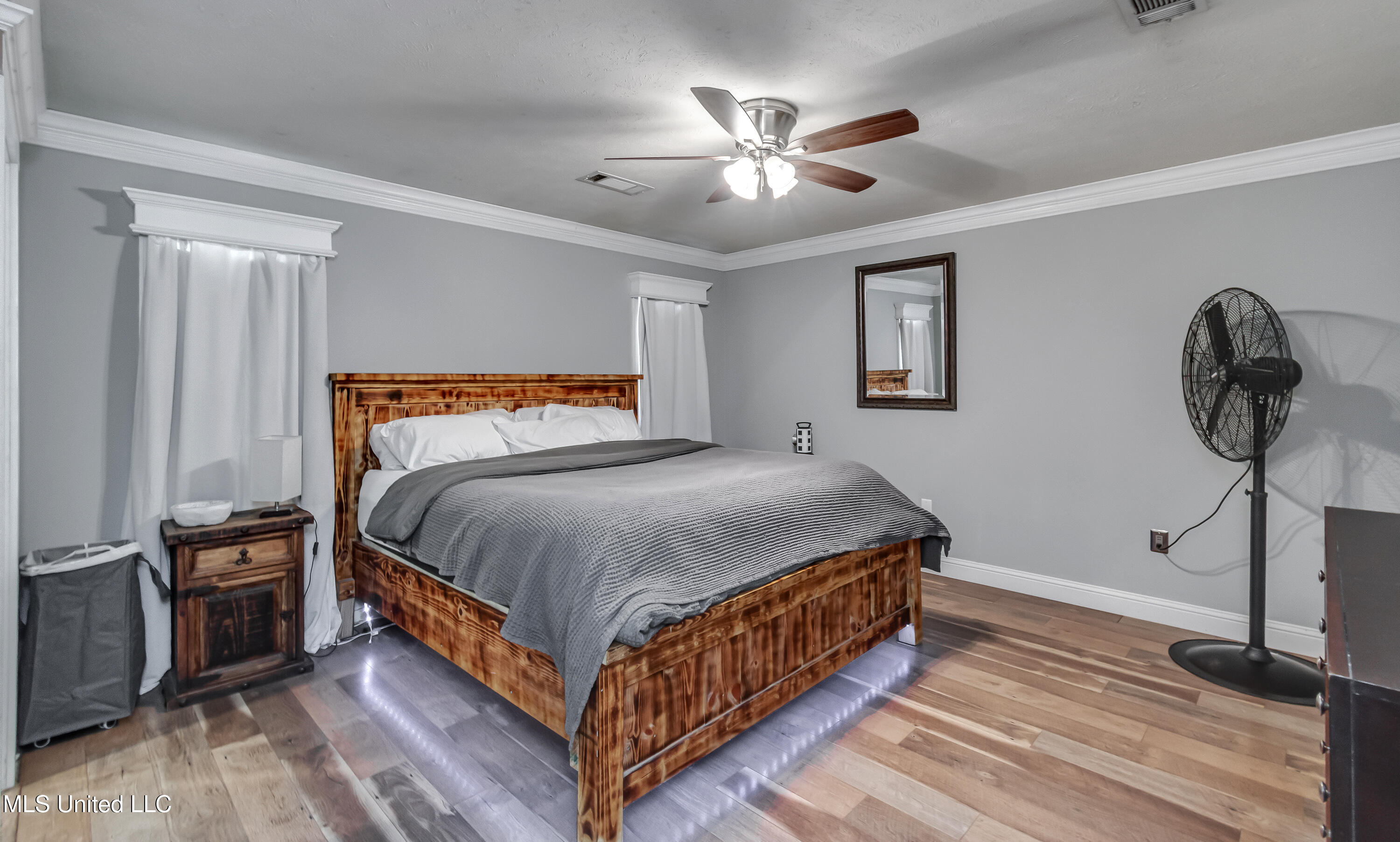 2720 N Sycamore Cove Property Photo 22