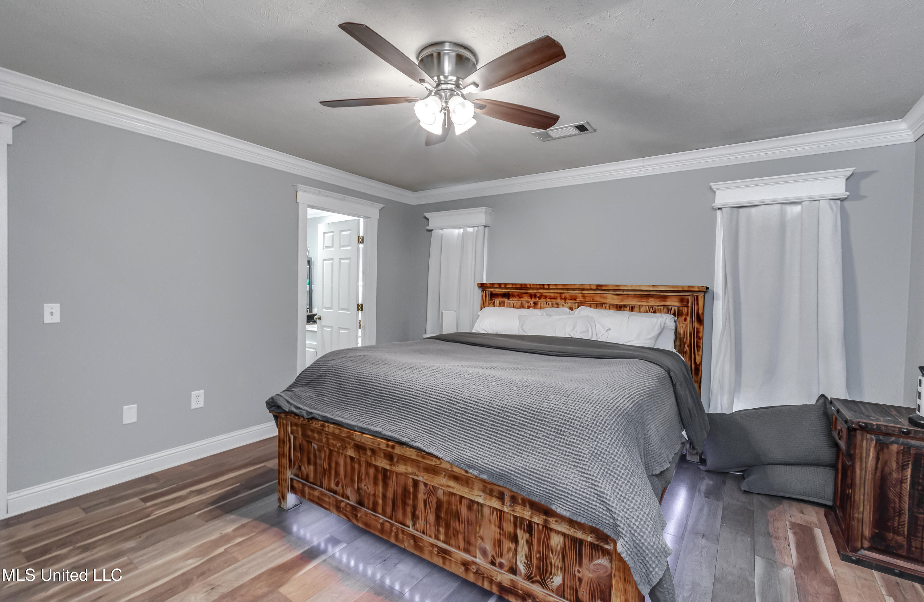 2720 N Sycamore Cove Property Photo 23