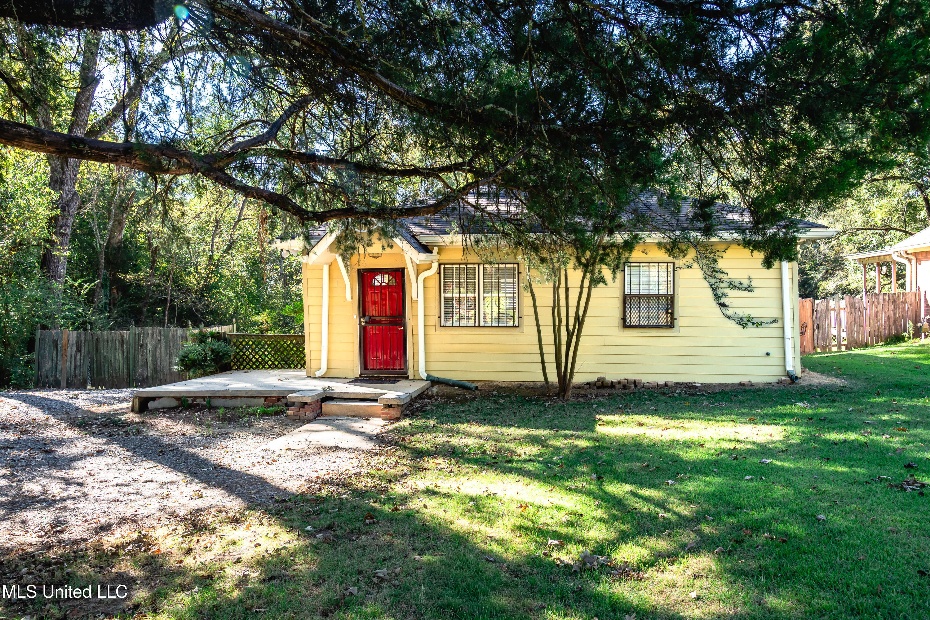 511 Mccluer Road Property Photo 1