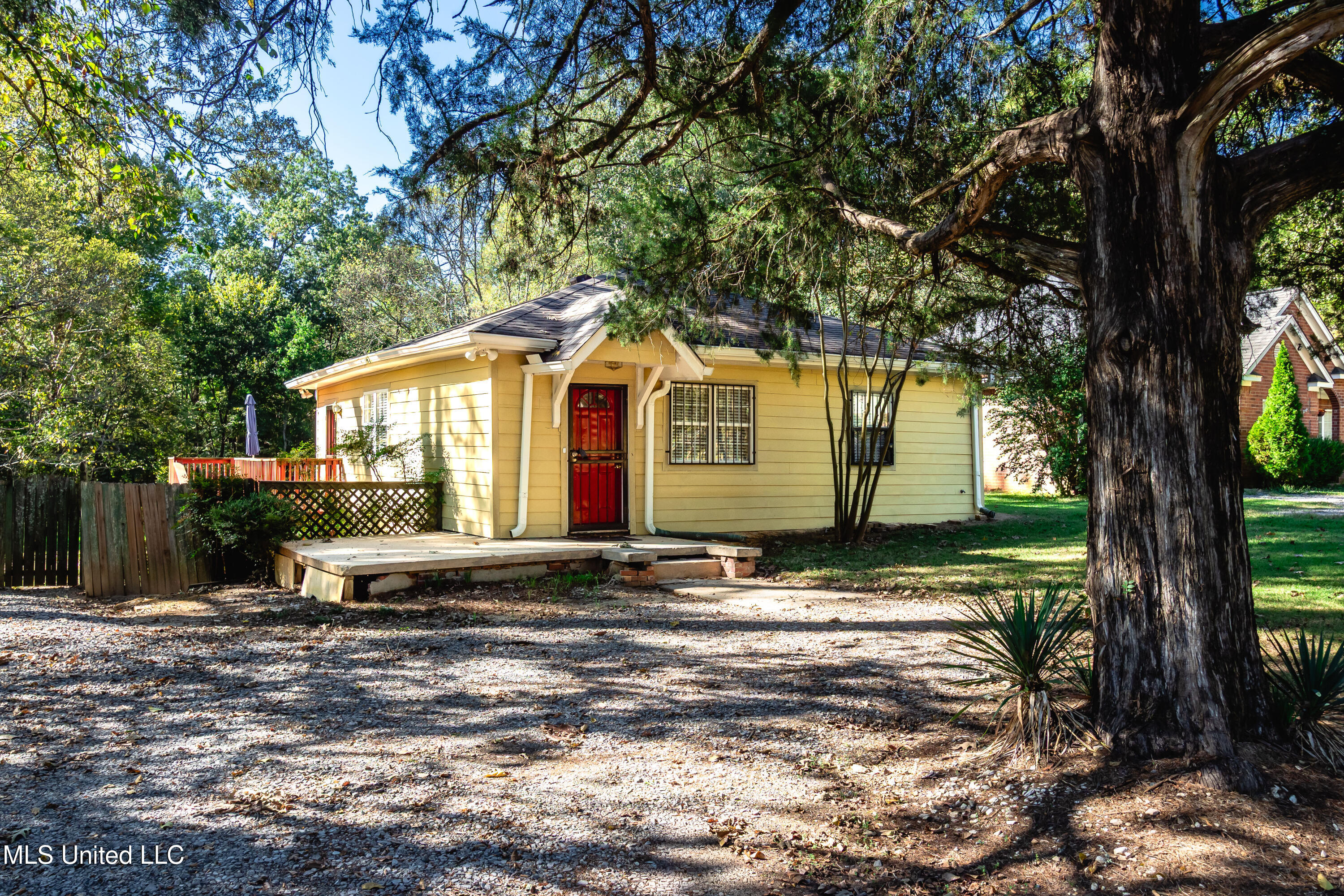 511 Mccluer Road Property Photo 2