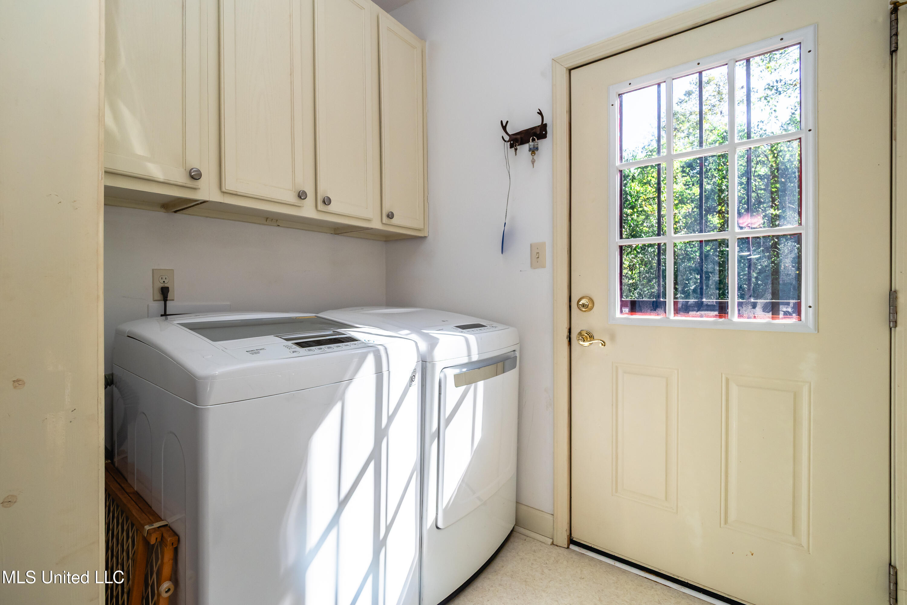 511 Mccluer Road Property Photo 11