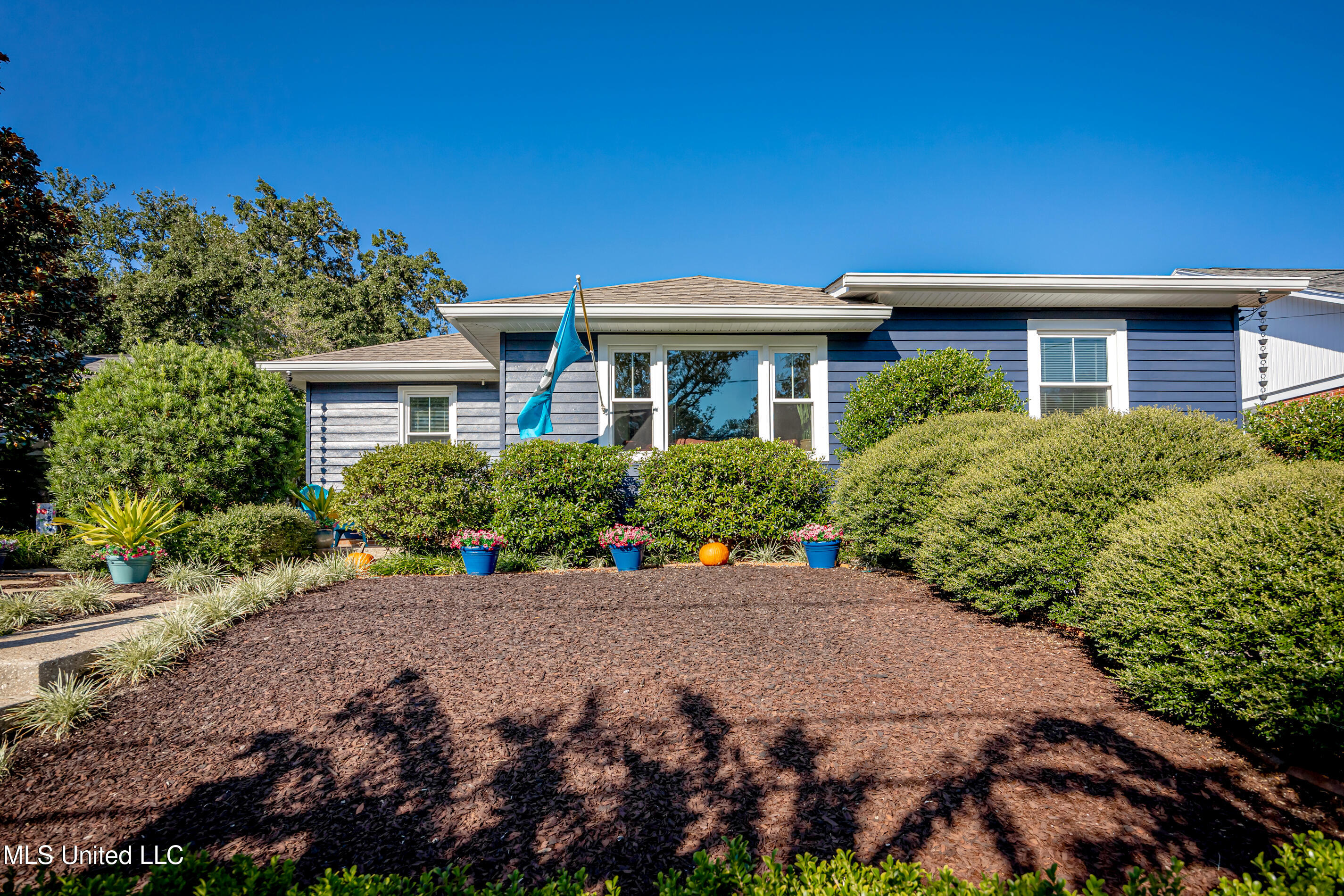 171 Miramar Avenue Property Photo 1