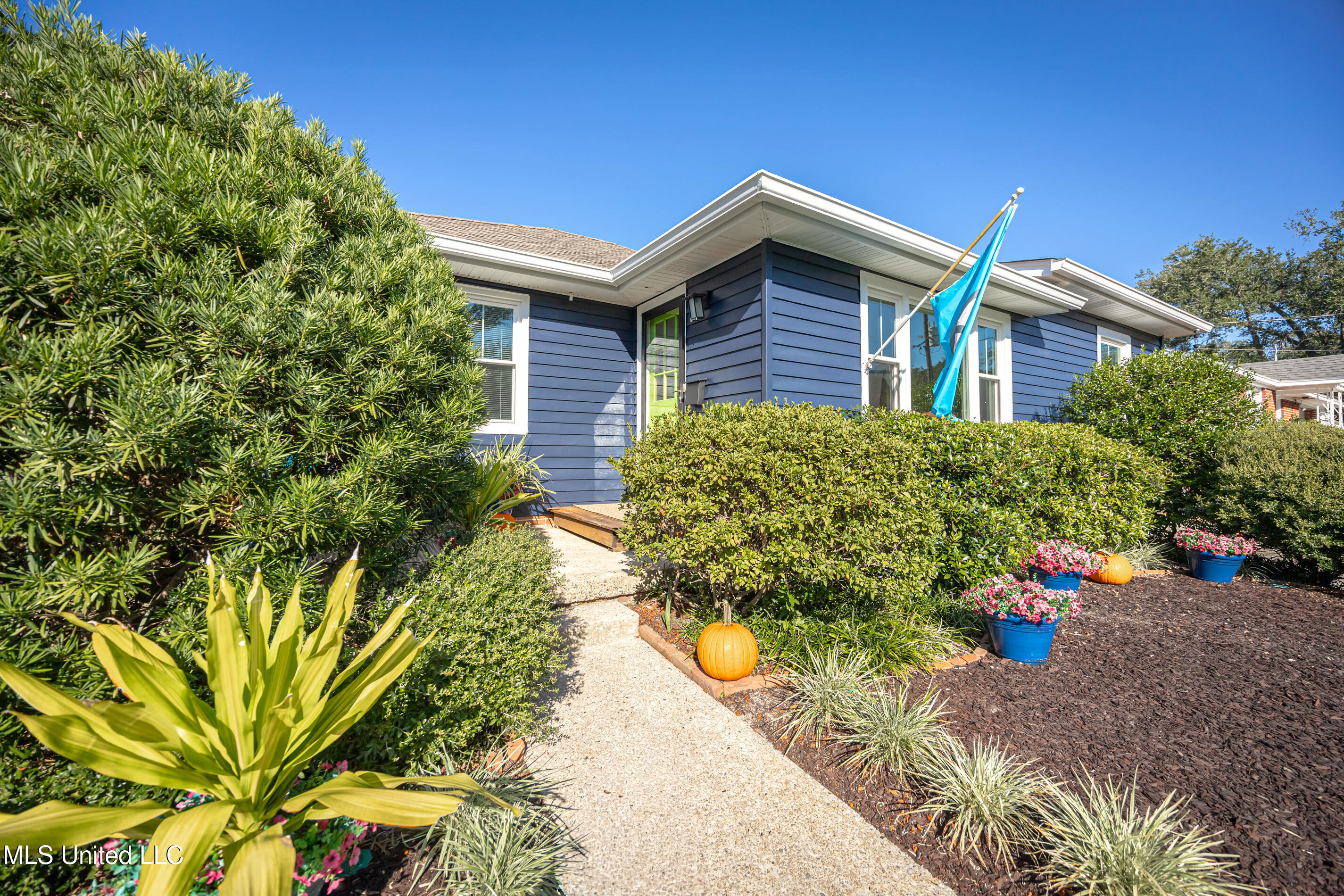 171 Miramar Avenue Property Photo 4