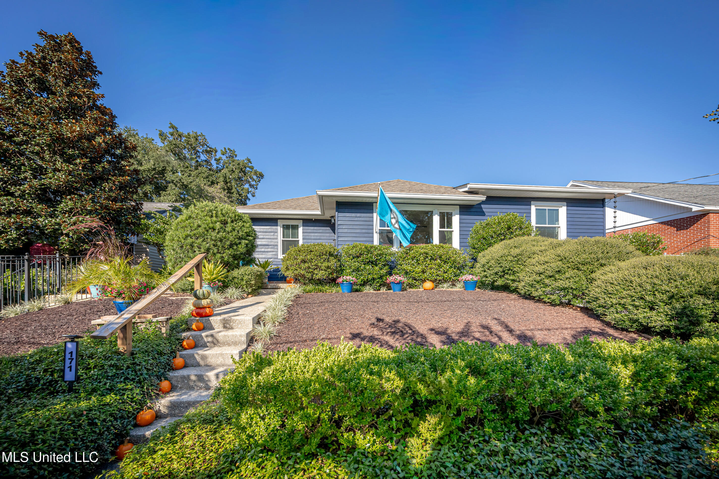 171 Miramar Avenue Property Photo 7