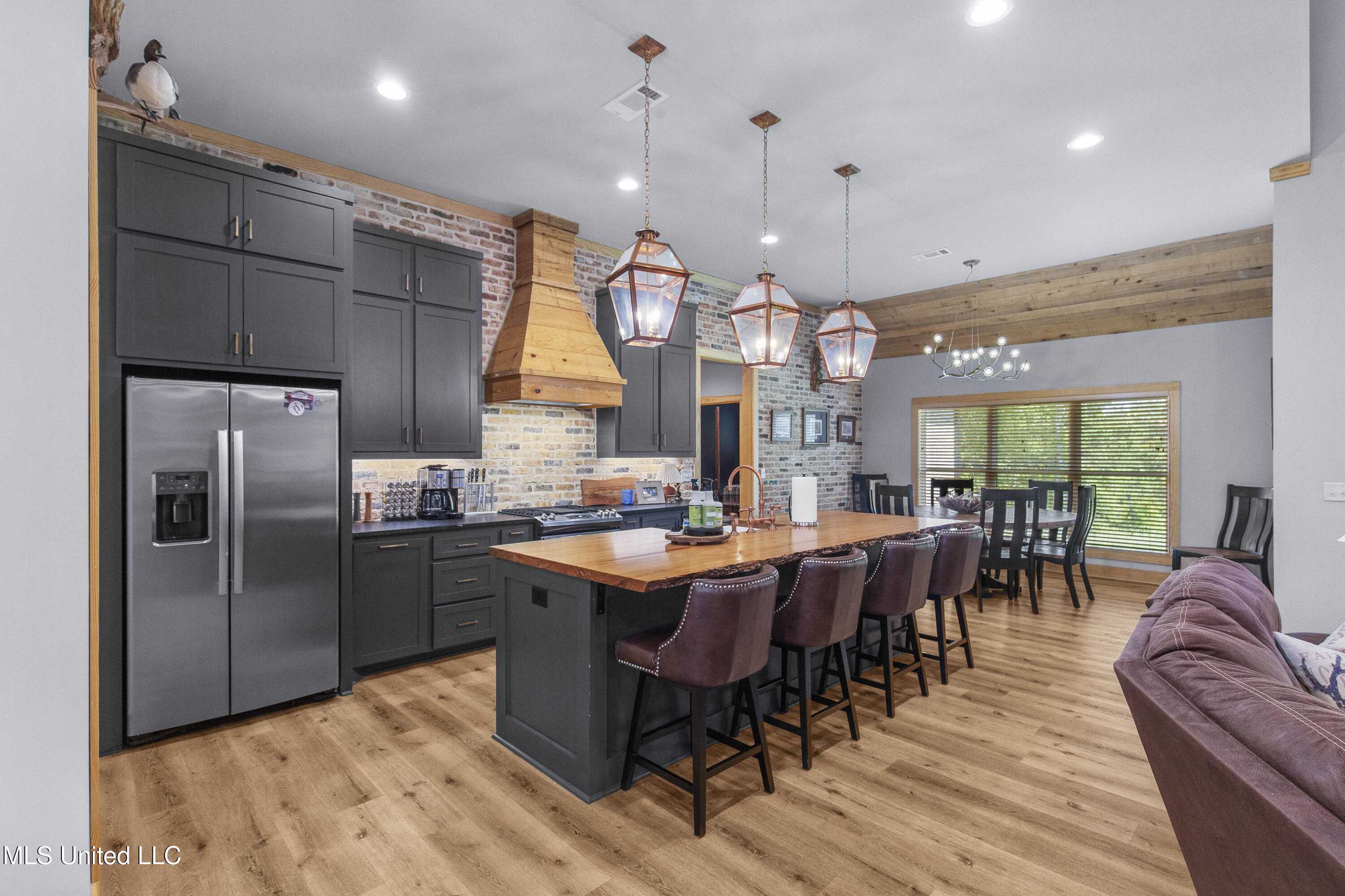 2233 Holloman Road Property Photo 9