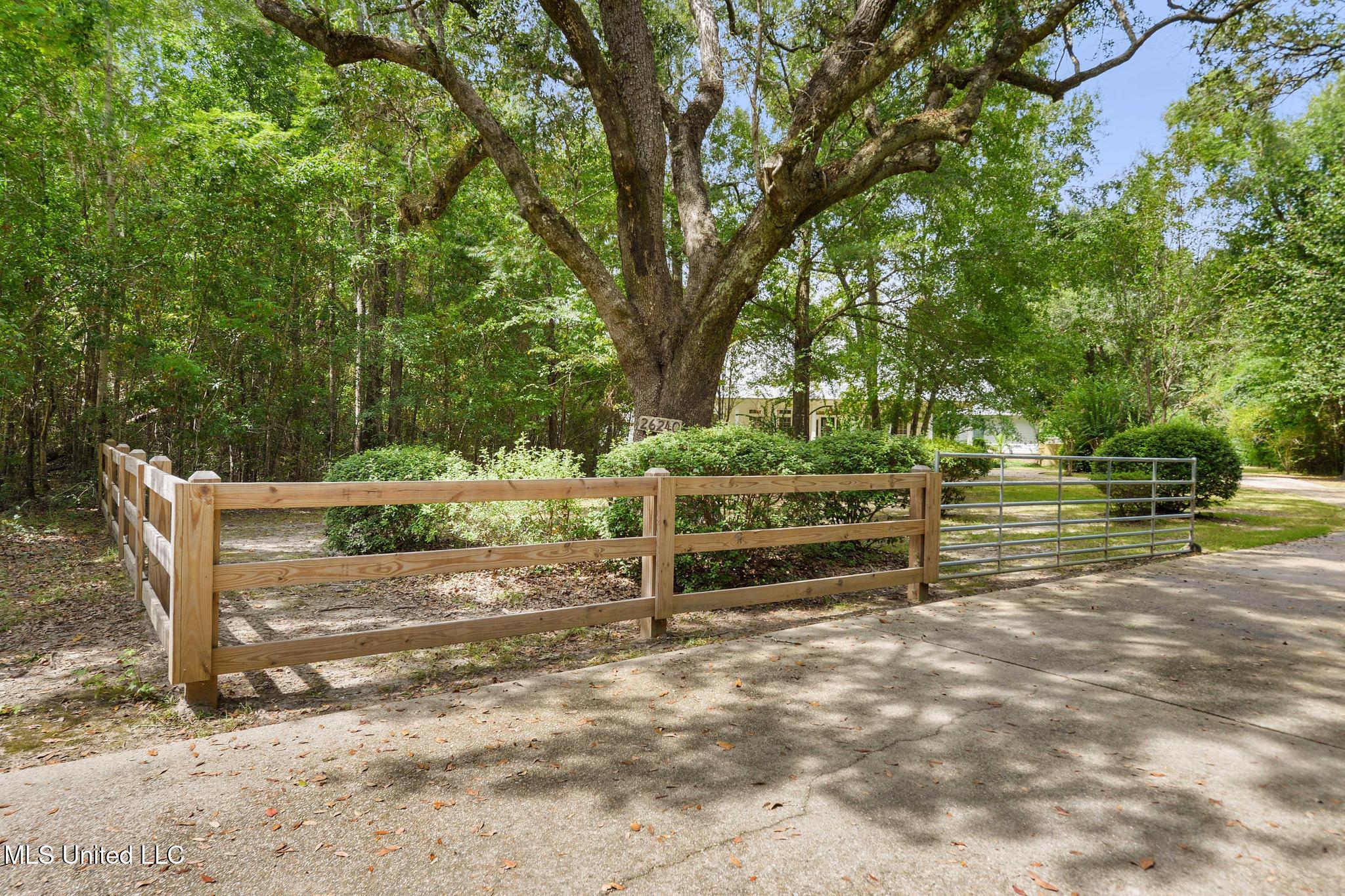 26240 Eddy Road Property Photo 2