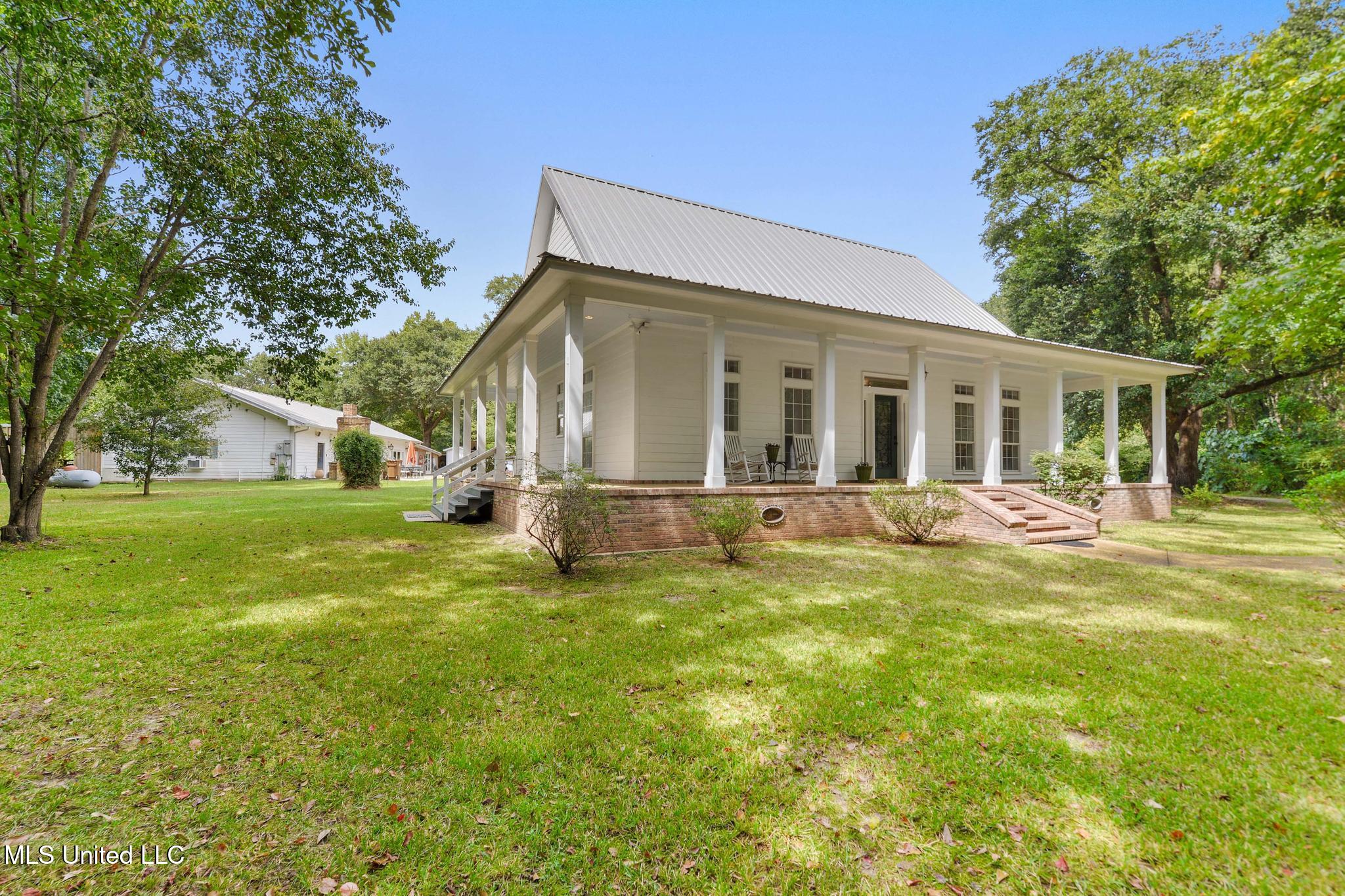 26240 Eddy Road Property Photo 3