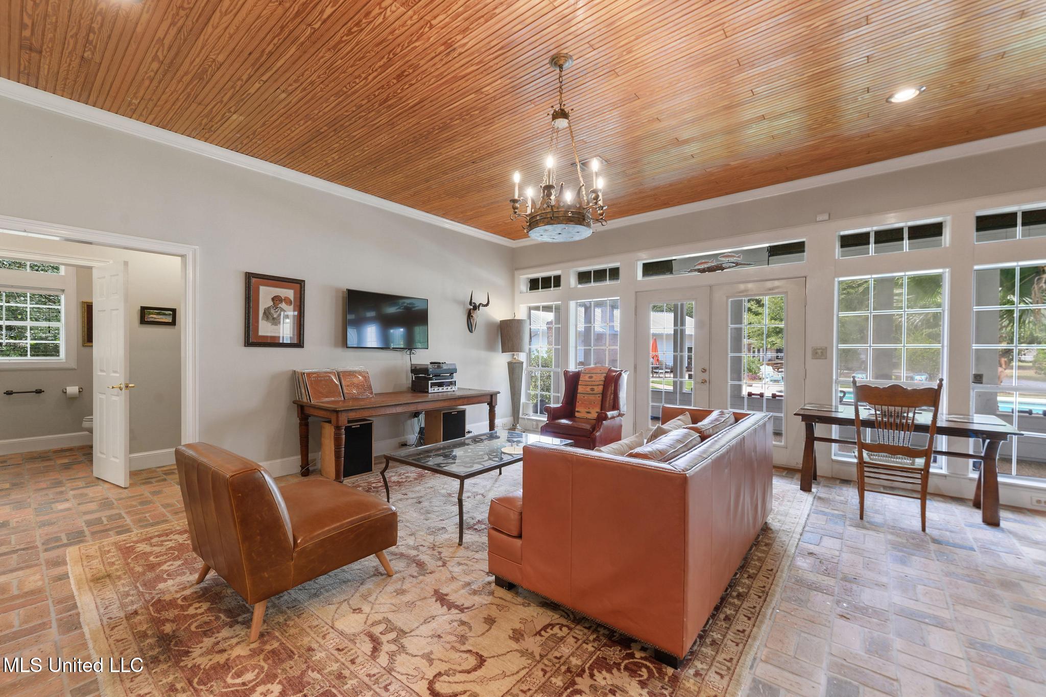 26240 Eddy Road Property Photo 6