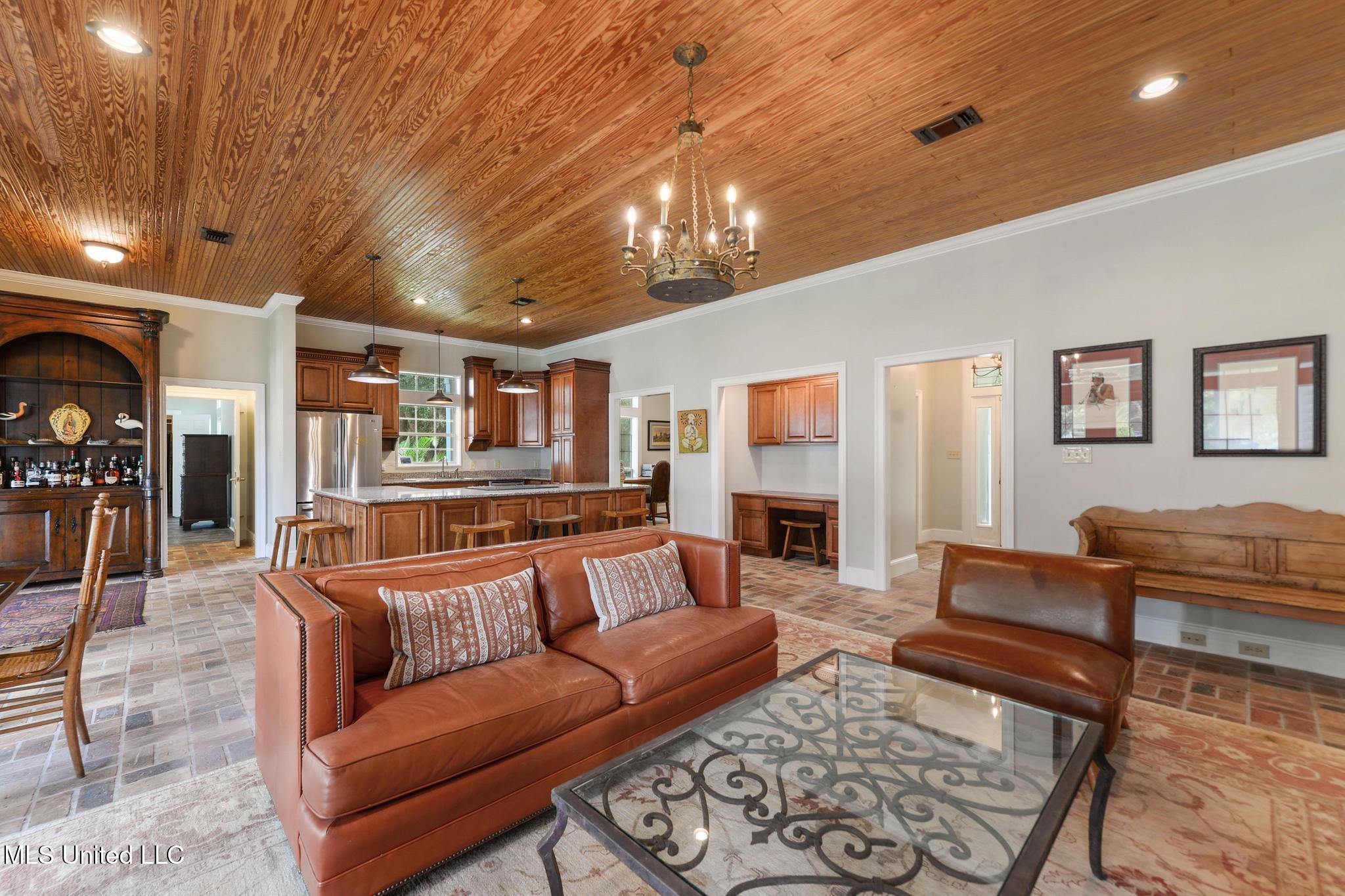 26240 Eddy Road Property Photo 8