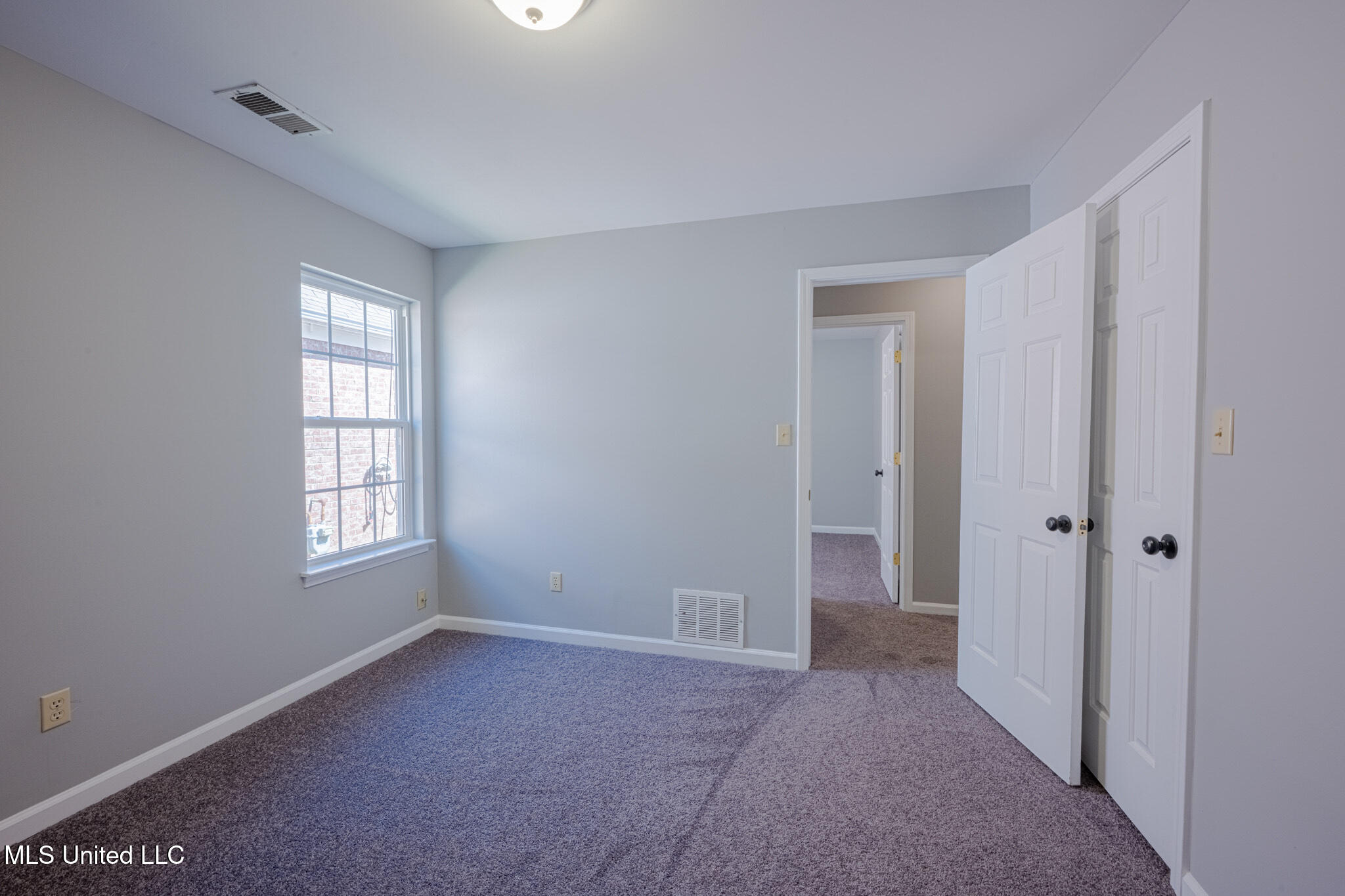 8382 Regal Bend Drive Property Photo 10