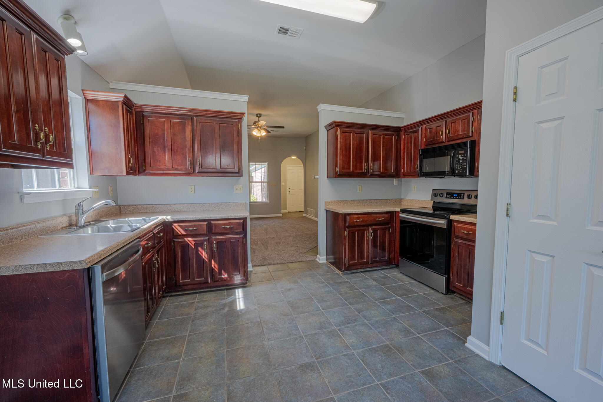 8382 Regal Bend Drive Property Photo 16