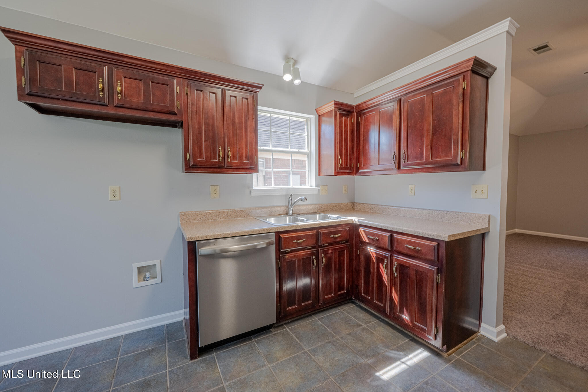 8382 Regal Bend Drive Property Photo 17